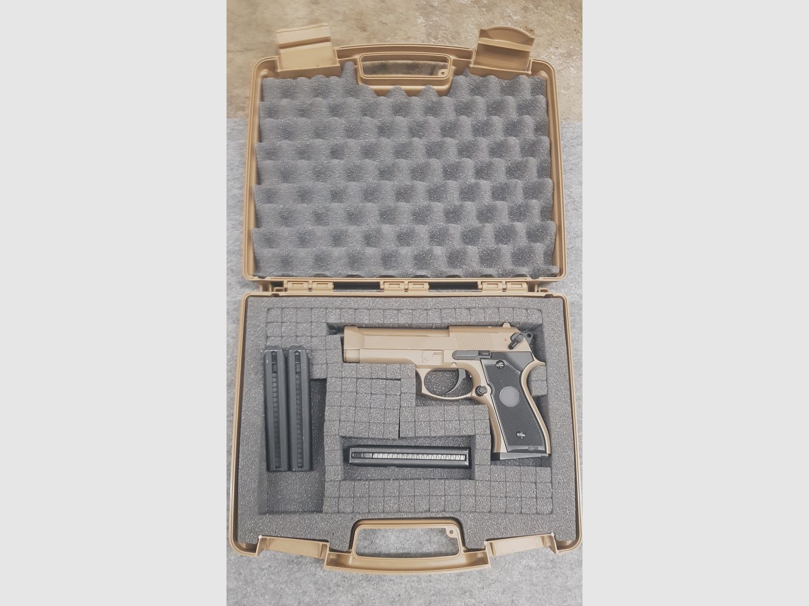 Begadi Cyma CM.126  Gen. 2 AEP  TAN inkl. Mosfet & LiPo Akku  < 0,5 J.  Softair Pistole  6mm BB Beretta FS92