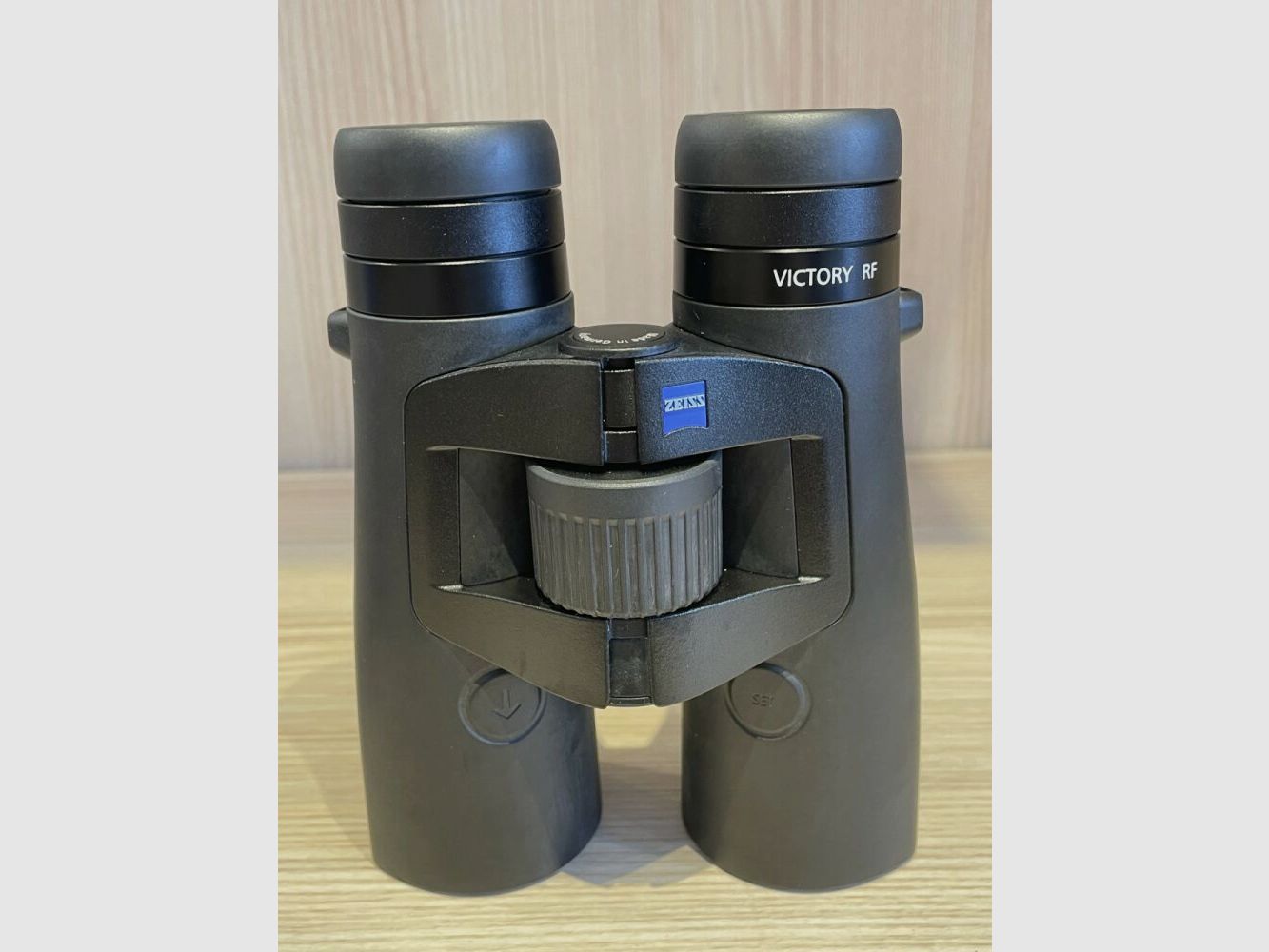 ZEISS VICTORY RF 8x42, Bild 2 von 3