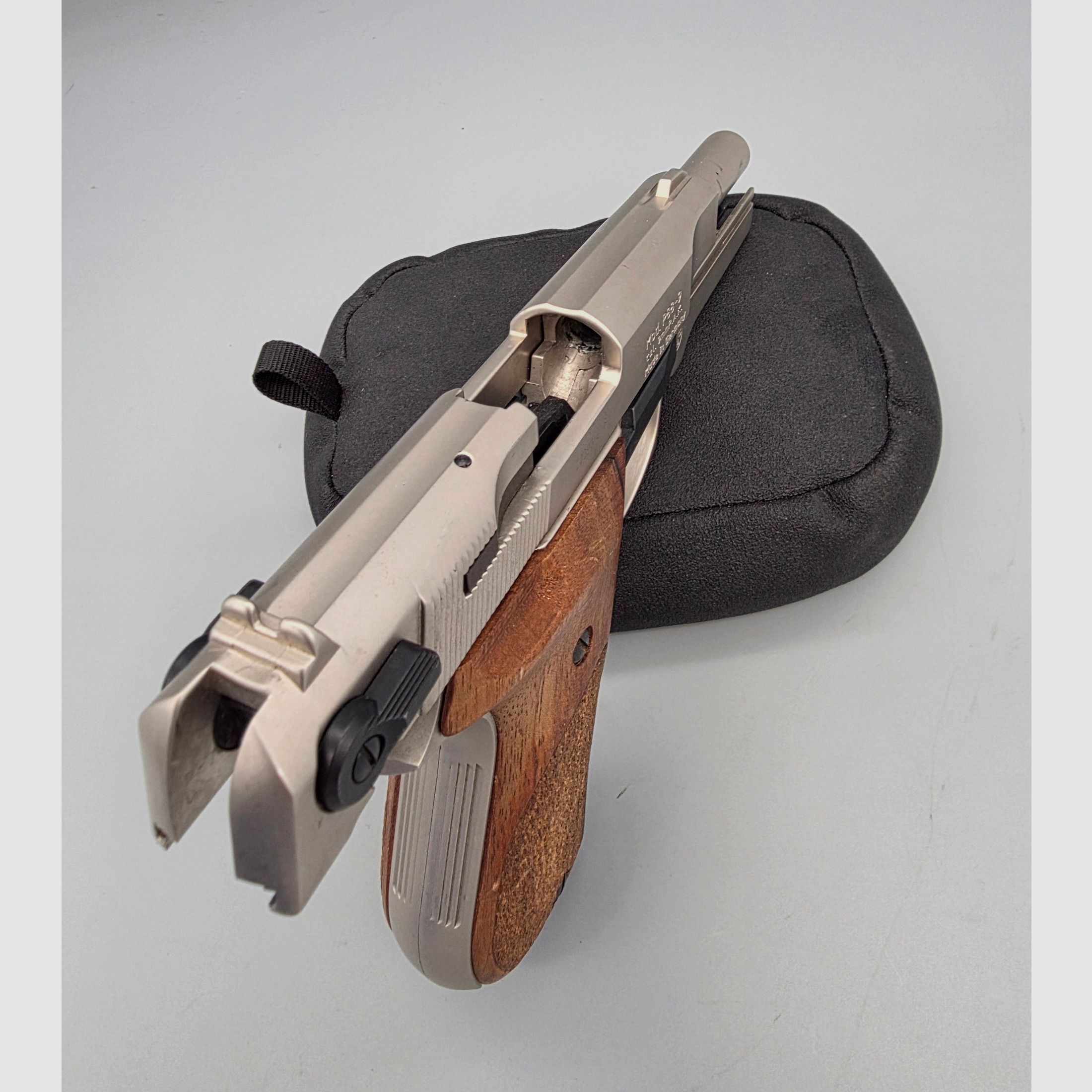 Collector rare Walther P88 caliber 9mm PAK in nickel with wooden grips from the year 2002 with PTB 764 blank firing SRS