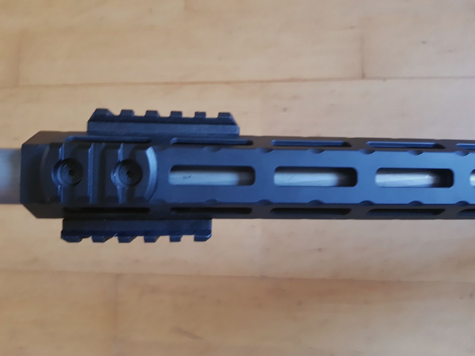 Ruger 10/22 Target, roestvrij staal "tactisch" met pistoolgreep en uitschuifbare schoudersteun (Magpul)