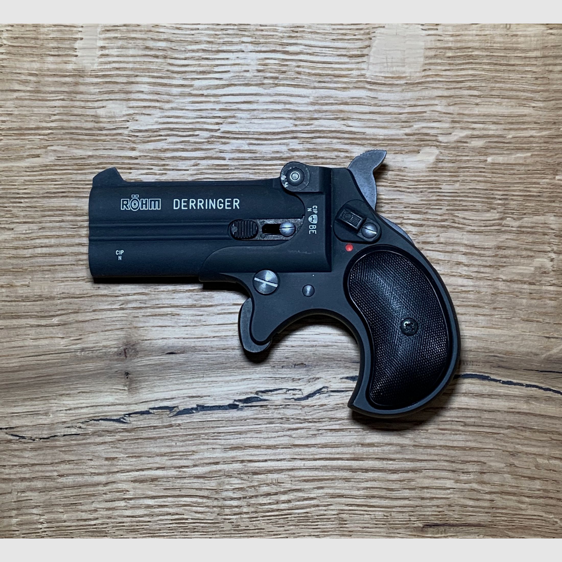 Röhm Derringer, signal pistol caliber 9mm blank