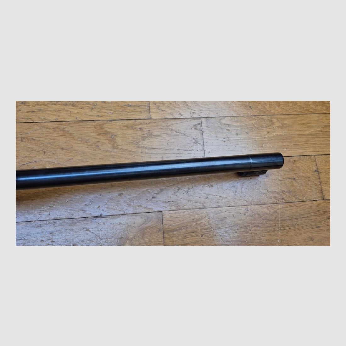 Espléndida Carabina de Precisión Anschütz Modelo MATCH 54 Versión 1407 – Cal. 22LR – Modelo raro con cañón X – Arma de 1978 – Percutor lanzado y gatillo ajustable modelo 54 – Cañón nuevo con magníficas estrías – Acabado al 100% sin oxidación – Maderas hermosas – Arma casi nueva – TBE++/TBE+++, imagen 17 de 37