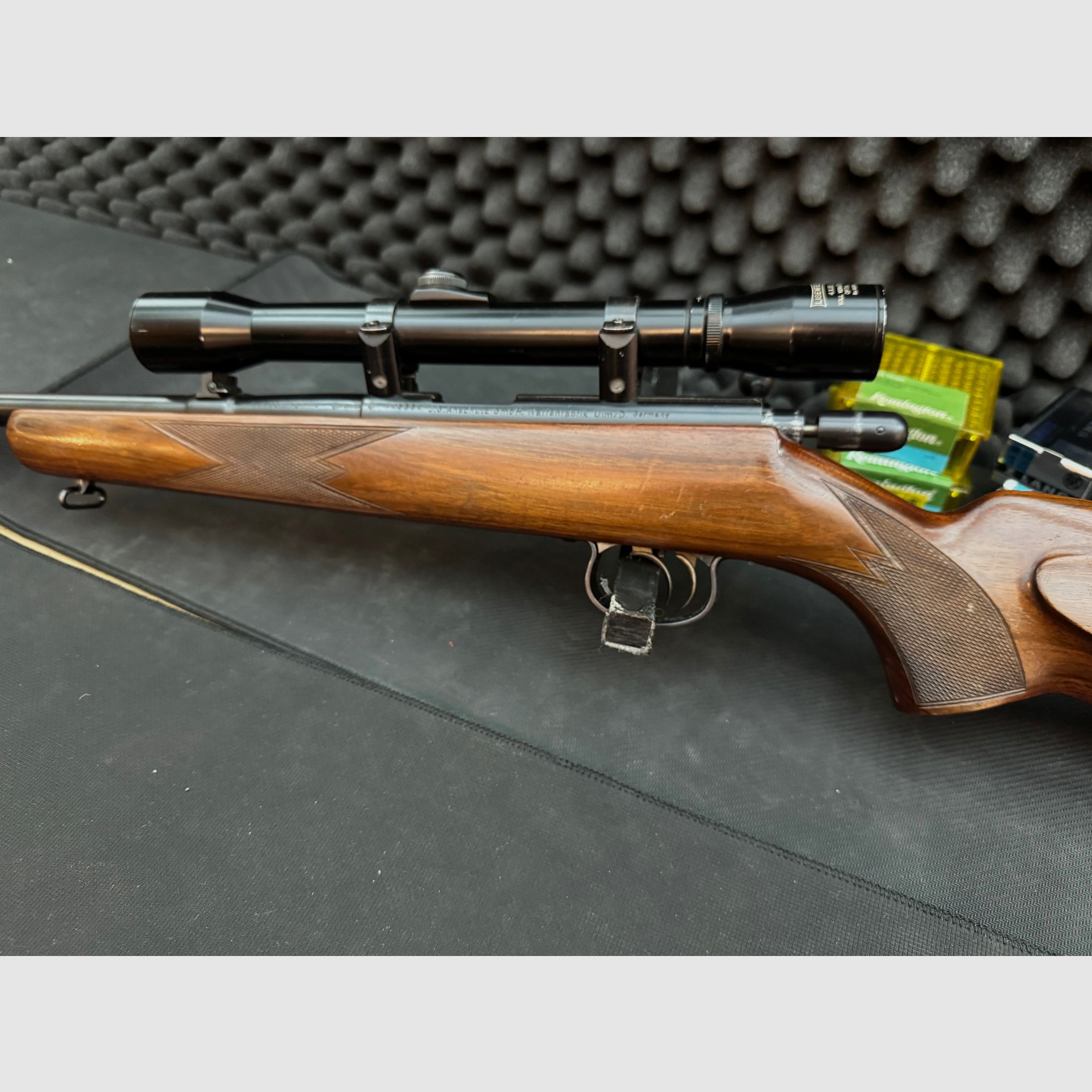 Anschütz Einzelladerbüchse .22lr mit Zielfernrohr 4x32
