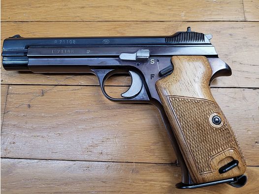 Wspaniały pistolet SIG P210-2 – Mit o kalibrze 9 para – Broń cywilna SP47/8 zgodna z typem wojskowym – Pierwsza produkcja SIG (a nie SIG Sauer) sprzed 1975 roku – Broń z lat 1972/73 – Brązowanie, działanie i wymarzony luf – Stan jak nowy!
