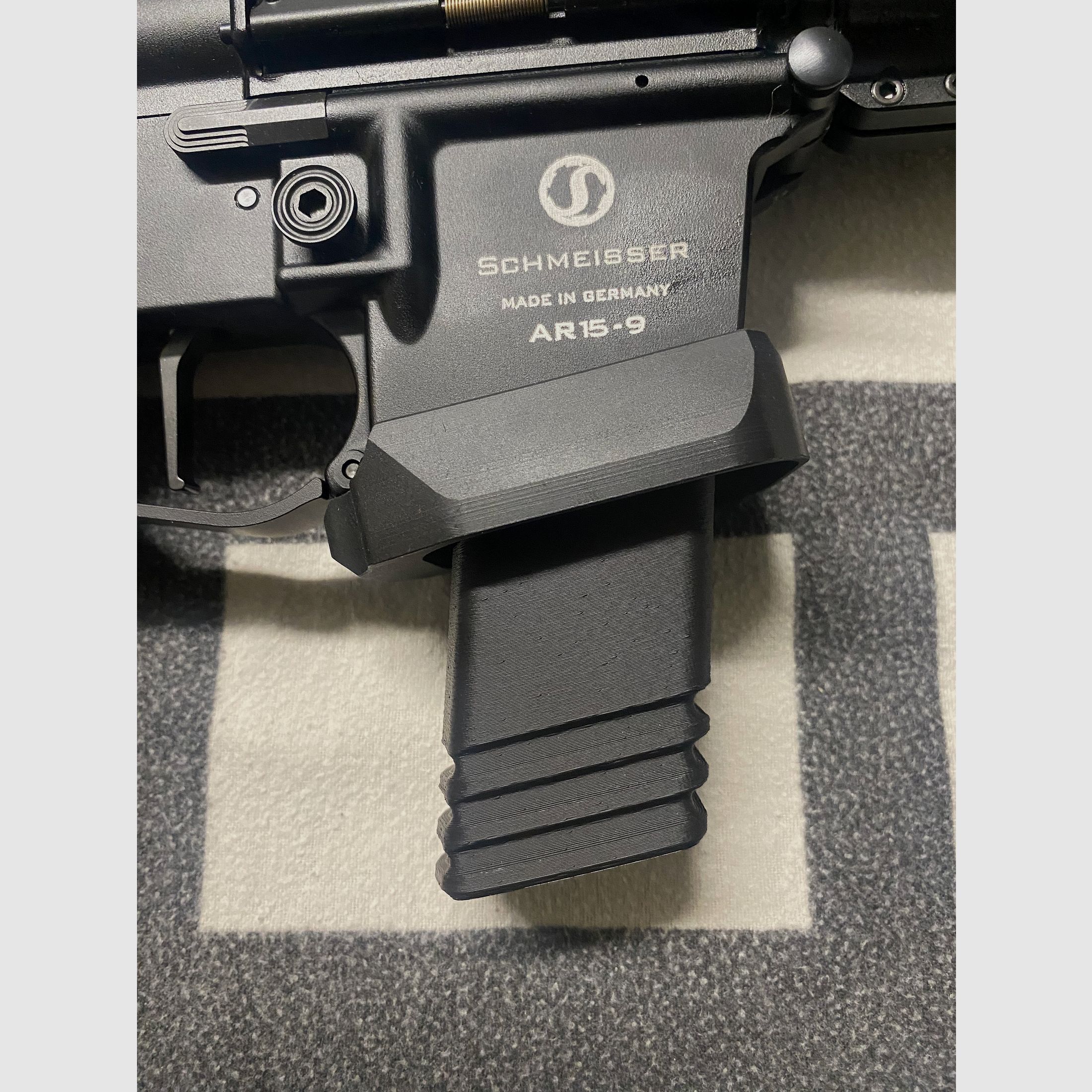 Magazinverlängerungen / Griffstück für Schmeisser AR15 PCC 