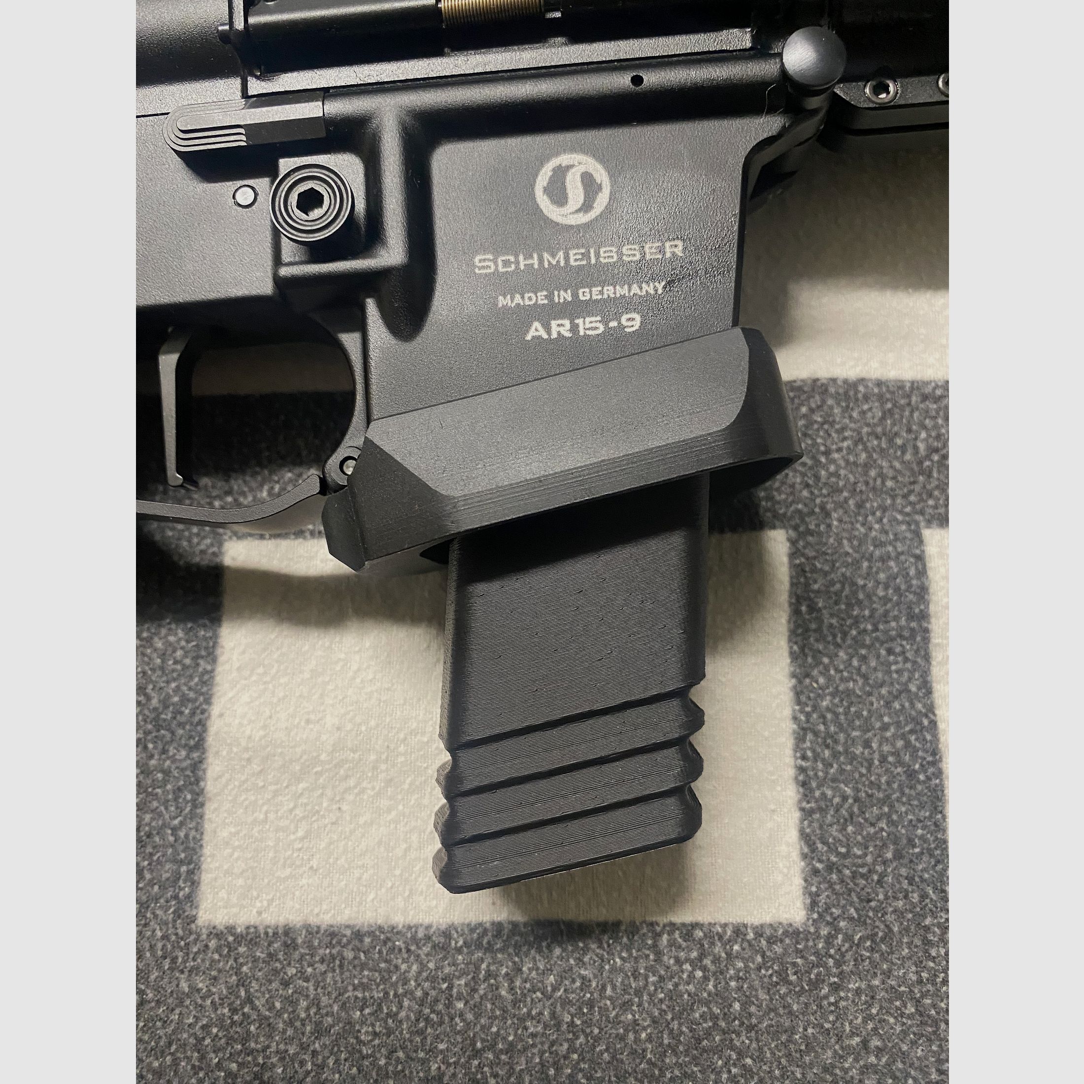 Magazinverlängerungen / Griffstück für Schmeisser AR15 PCC 