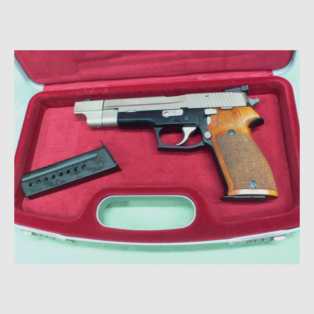 SIG-Sauer P220