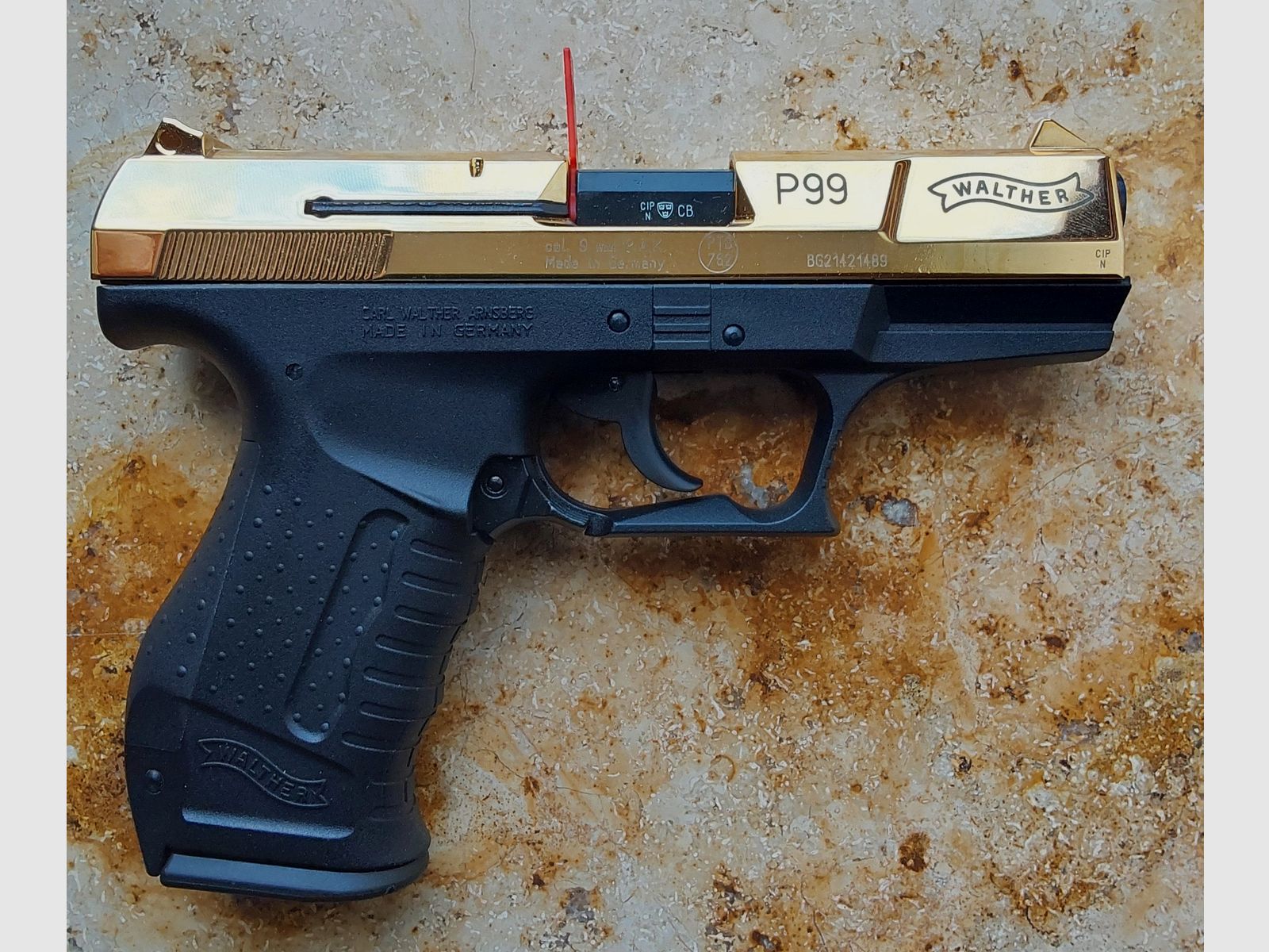 Walther P99 blank firing pistol 9mm 24 karat gold-plated edition