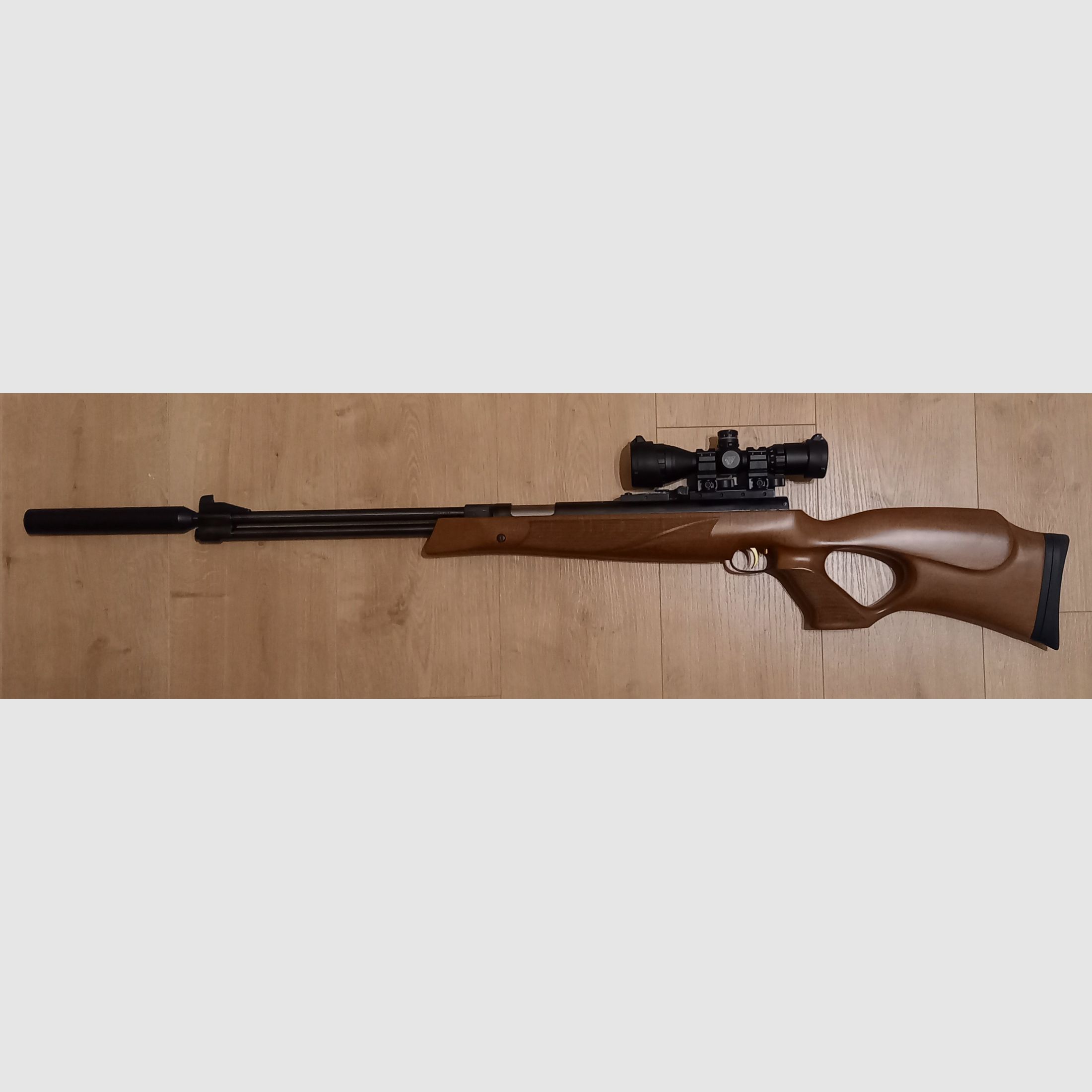Luftgewehr Weihrauch HW 77 KT Kal. 4,5mm mit Lochschaft, Schalldämpfer und Optik