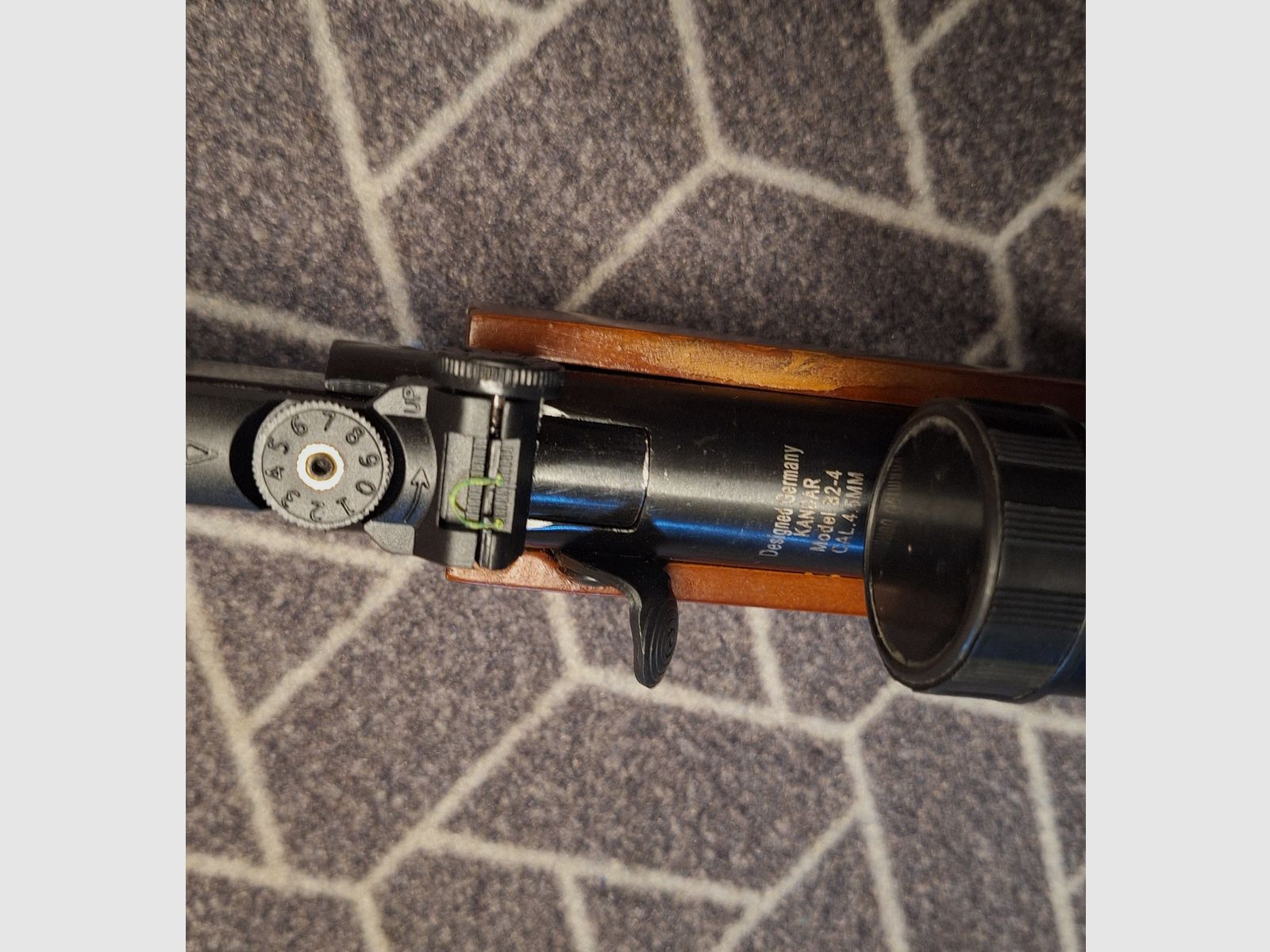 Carabine à air Kandar B2-4 avec scope - comme neuf !