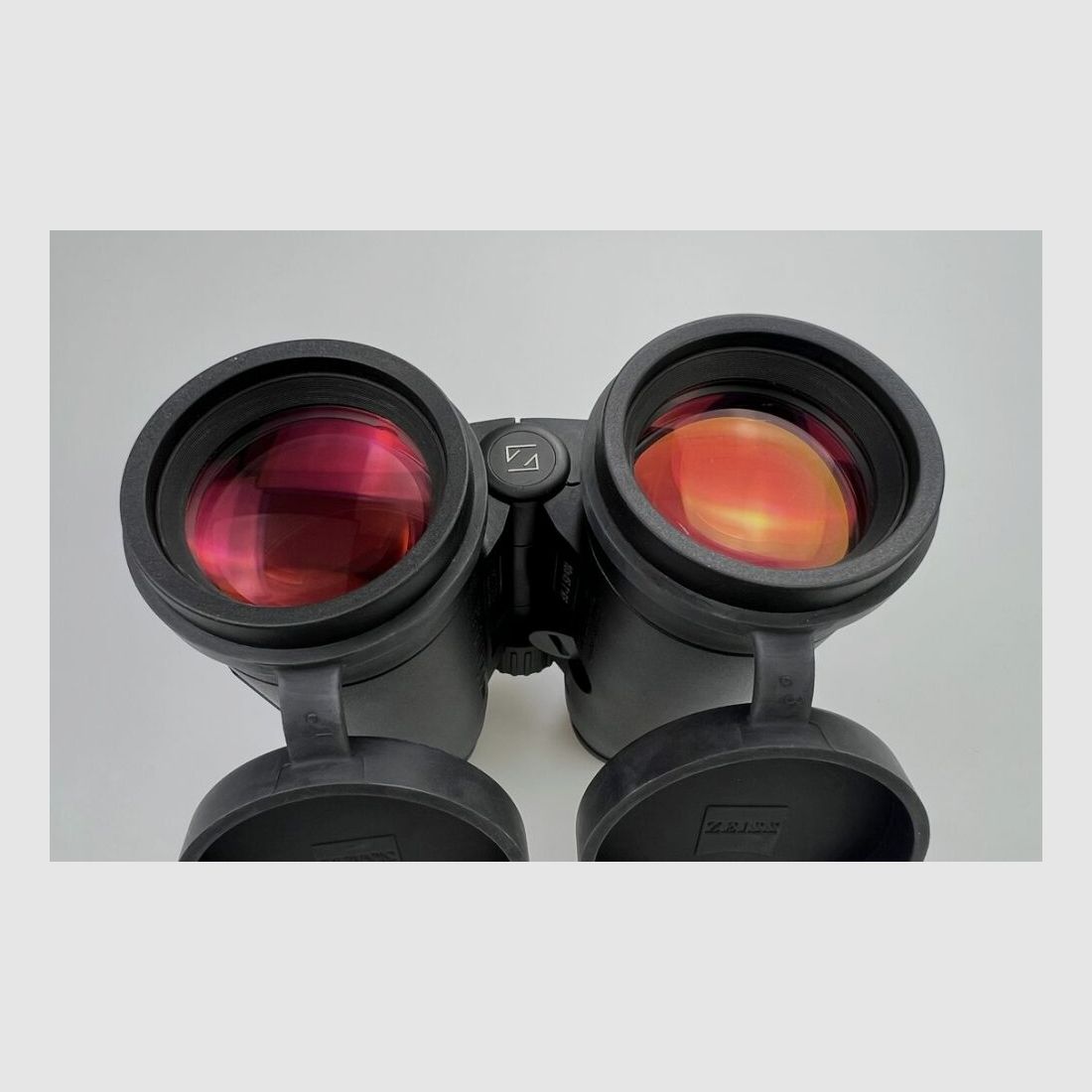 Zeiss Victory 10x45 T* RF