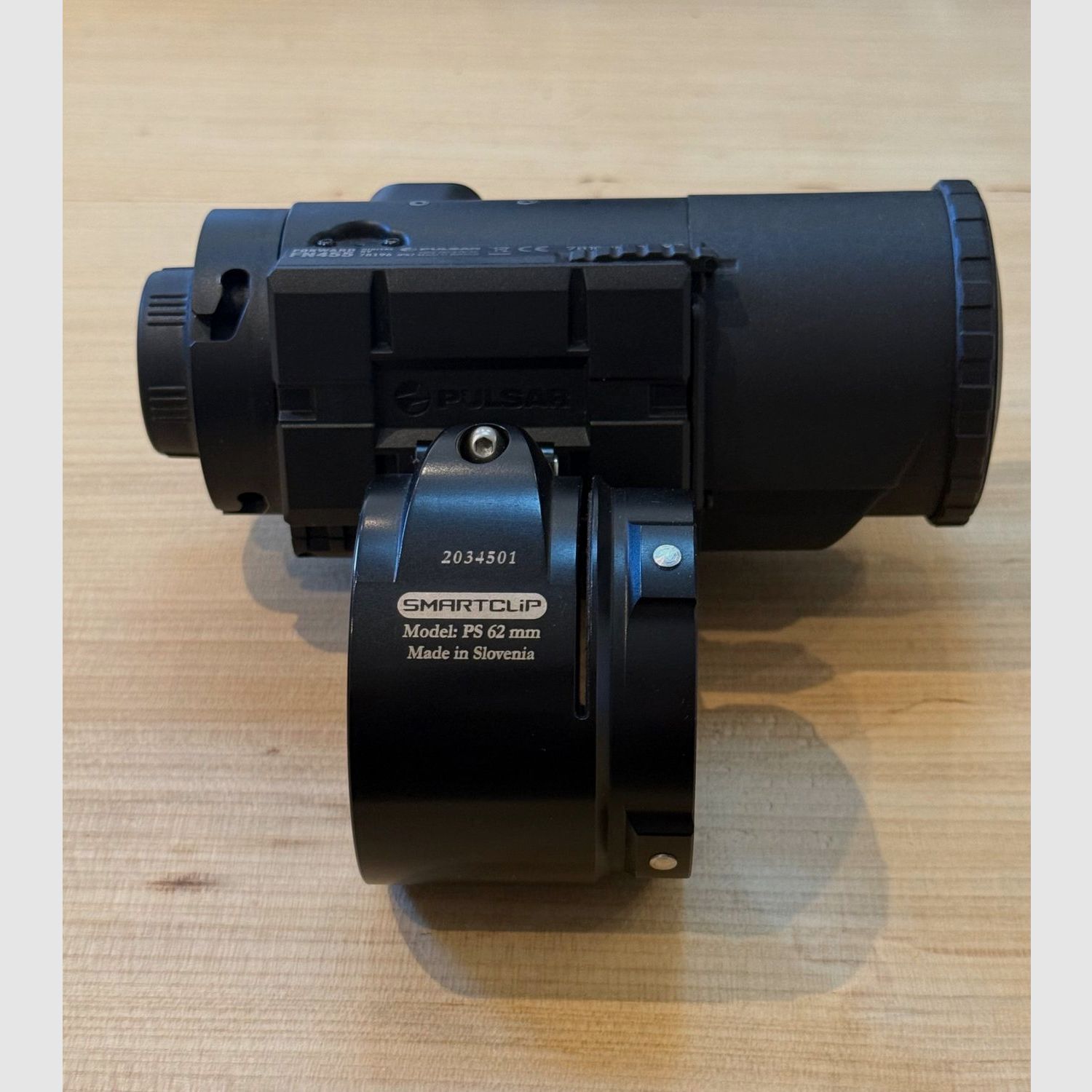 Pulsar FN455 dispositivo digitale per visione notturna con adattatore Smartclip 62 mm
