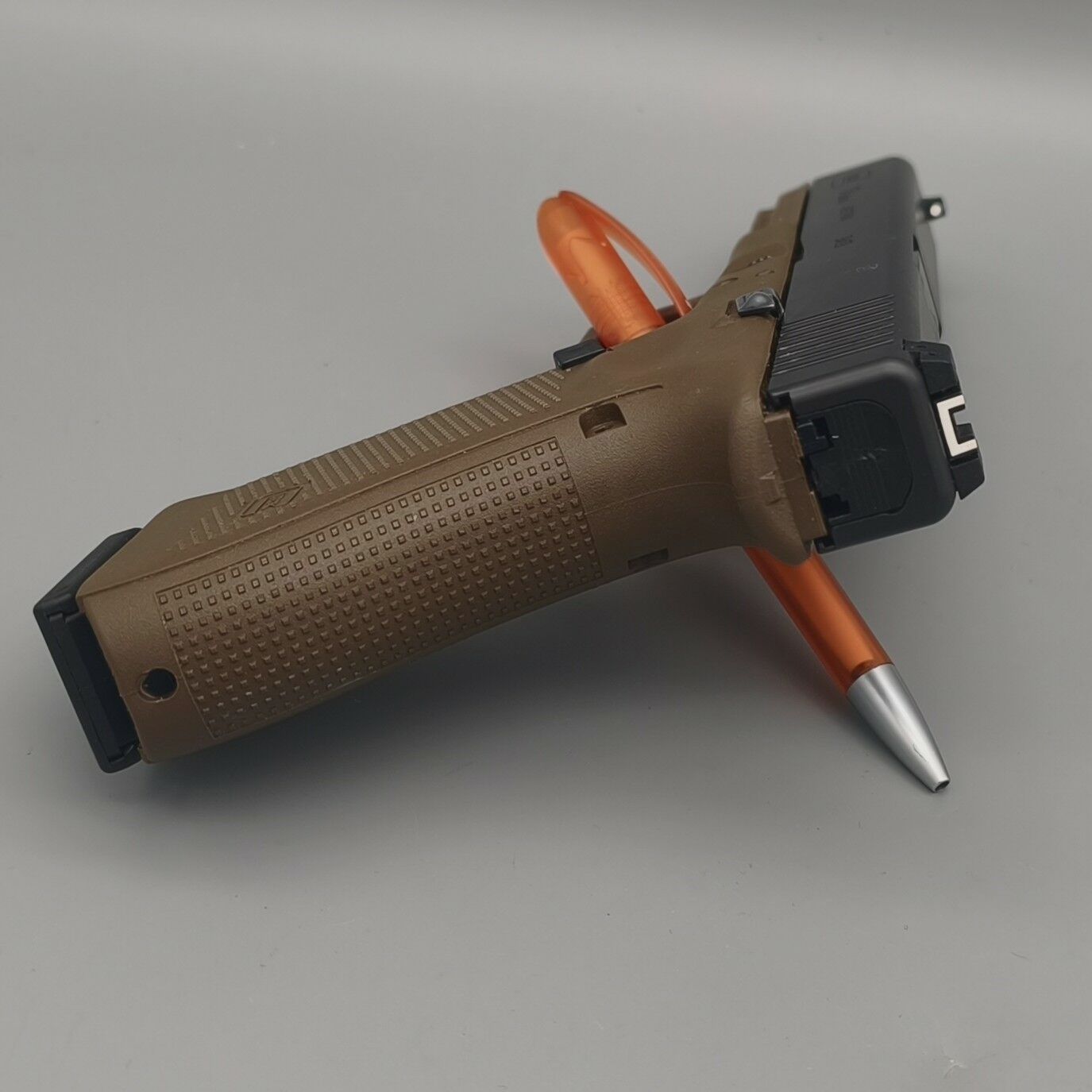 Glock 17 Gen4 Model Specjalny FDE również jako system wymienny! 9mm Luger