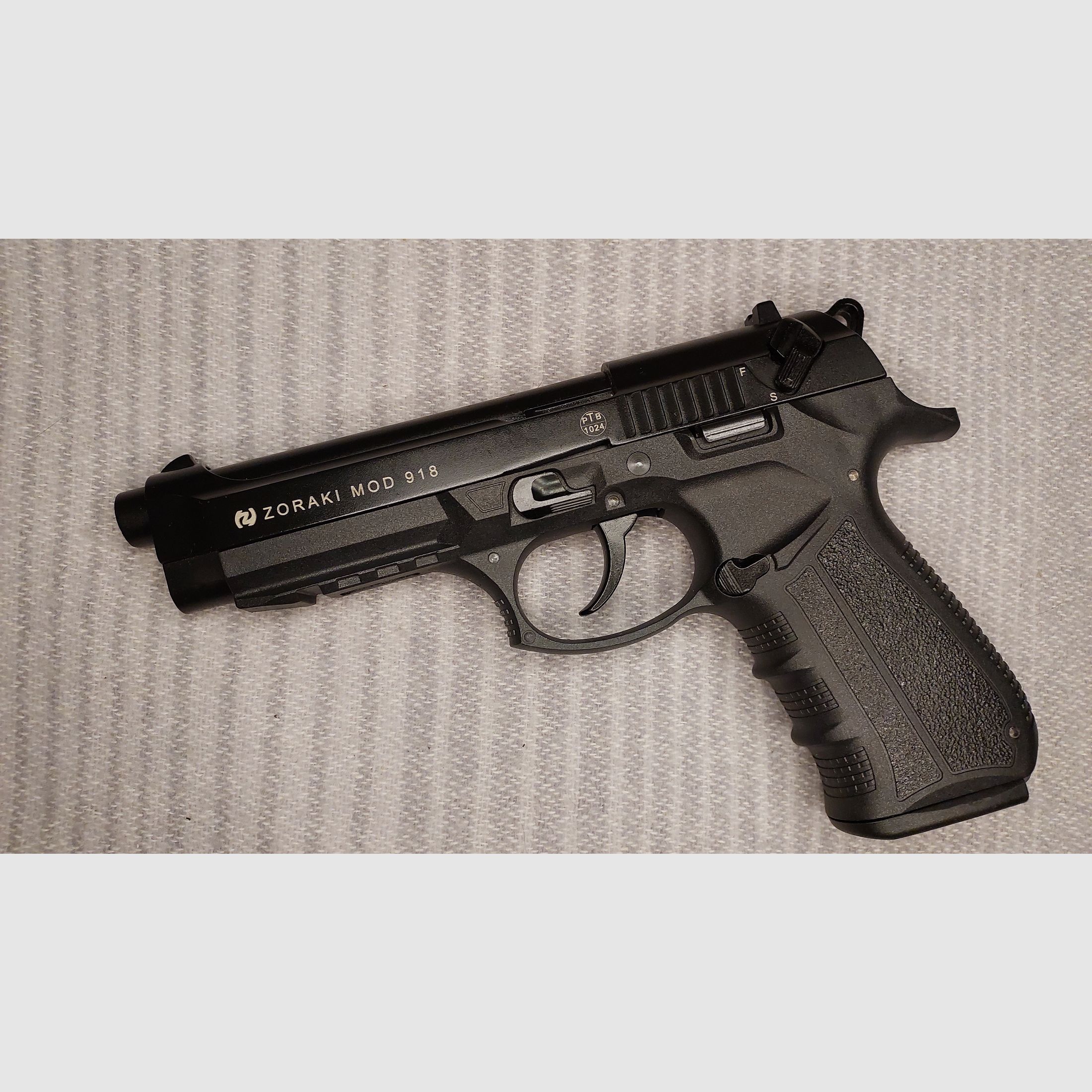 Zoraki 918 9mm P.A.K. schwarz (PTB 1024) mit zwei Magazinen