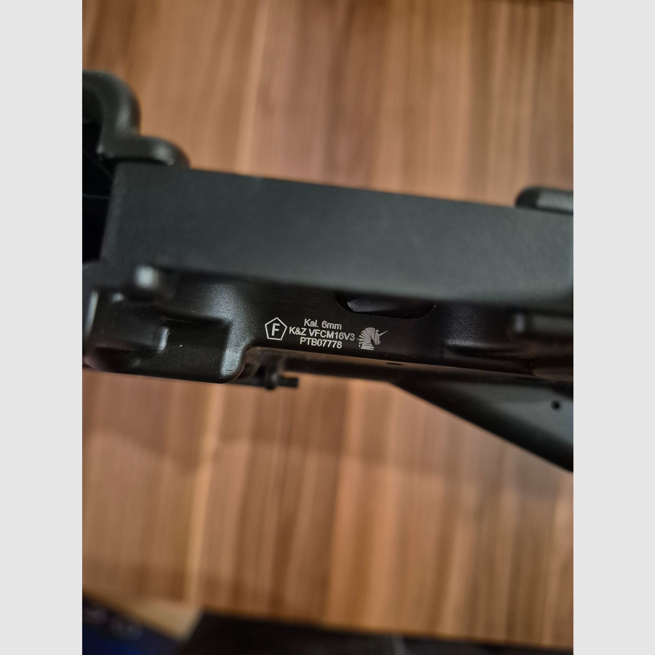 Cybergun / VFC Colt M16A1 GBB (1,6 Joule) – classico del Vietnam in set con caricatore extra & gas