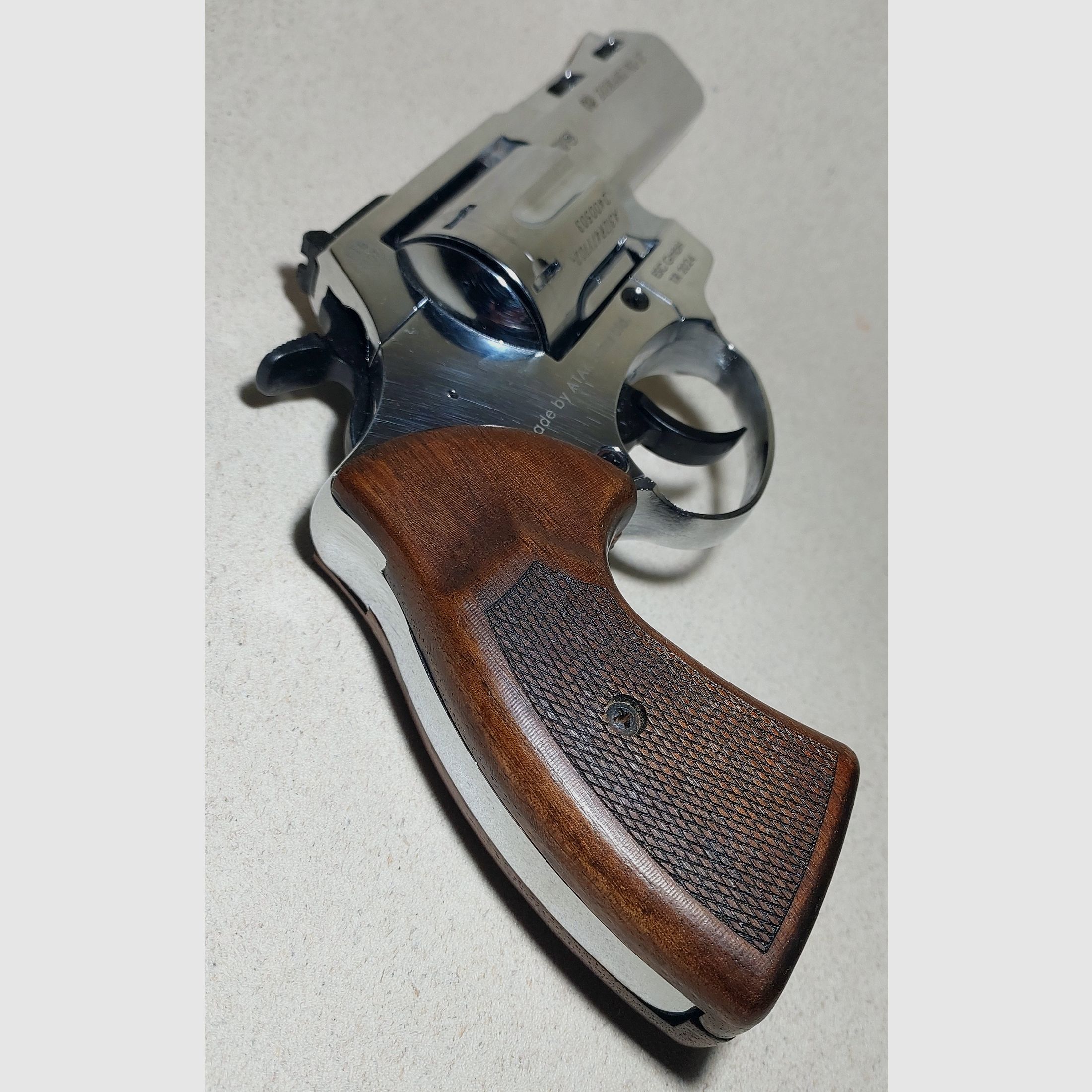 Zoraki R2 3 inch blank firing revolver (PTB 1107) caliber 9mm R.K. chrome wooden grips muzzle protection - LIKE NEW!