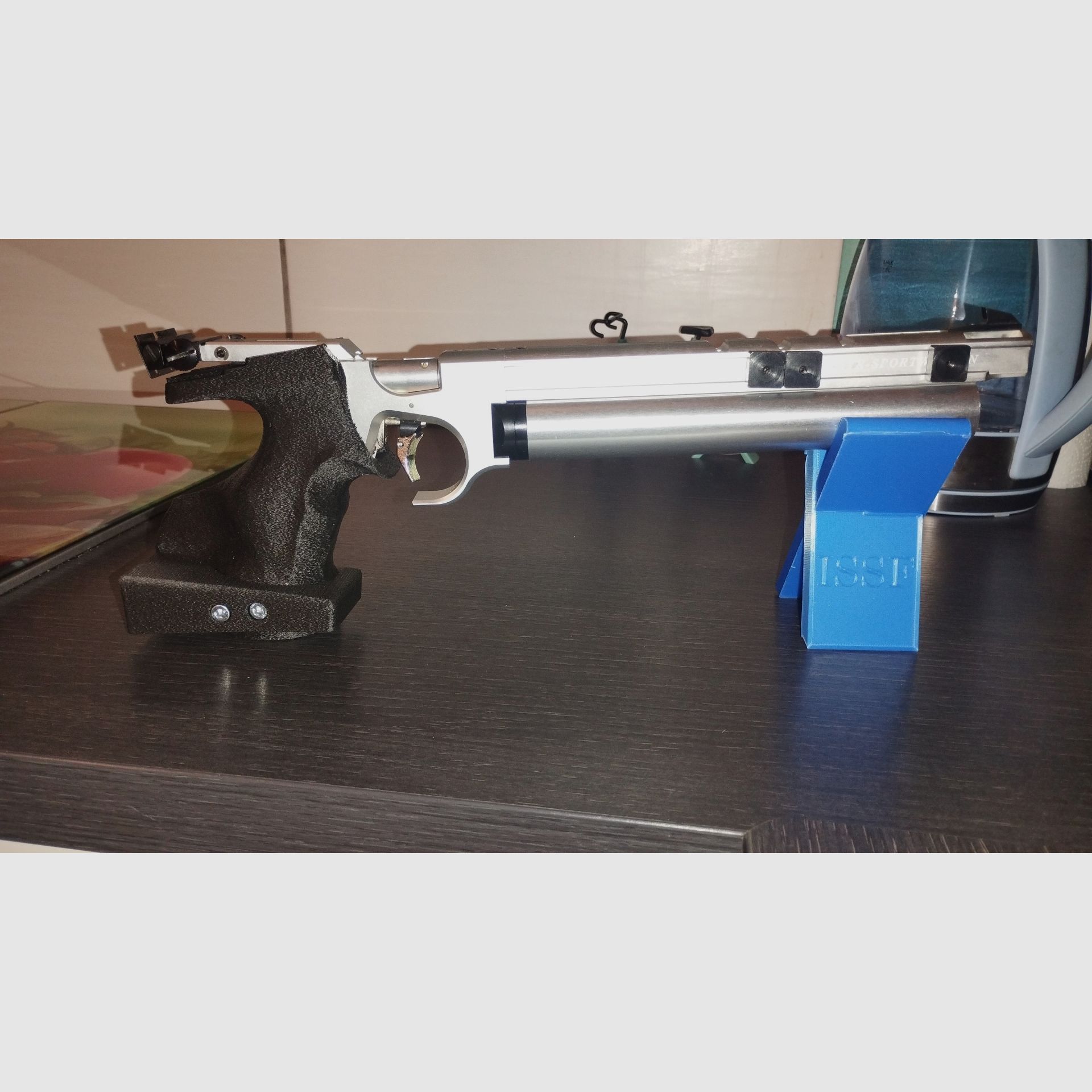Steyr LP 10 Match air pistol with accessories, image 2 of 4