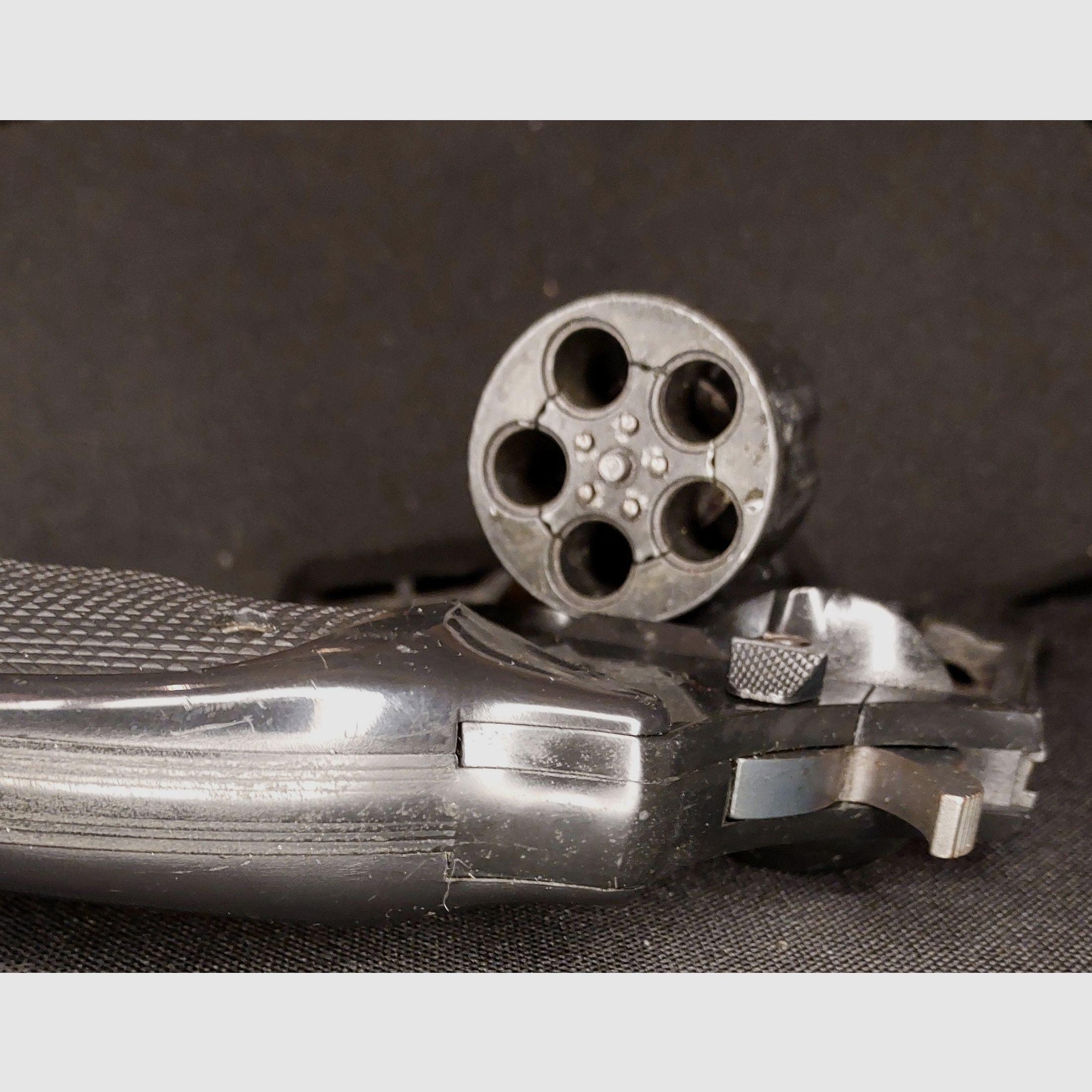 Smith & Wesson Combat rewolwer alarmowy kal. 9mm R.K. oksydowany (PTB 607) S&W Combat