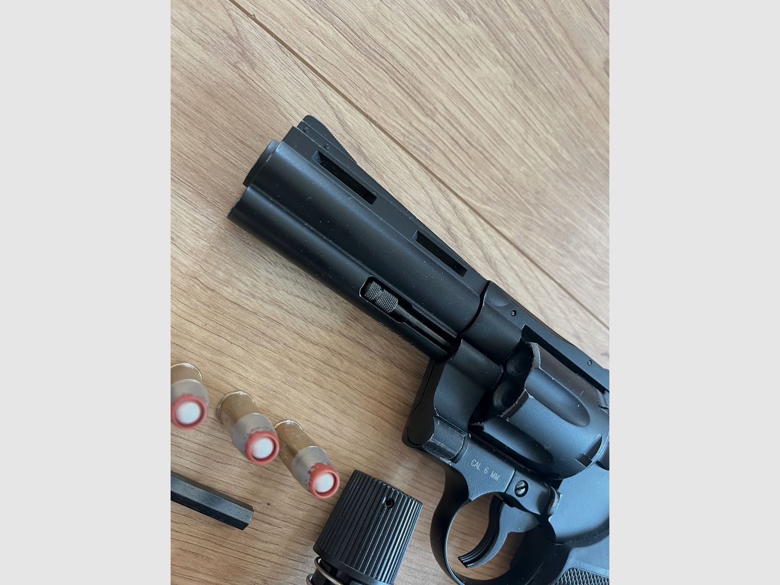 KWC .357 Python 4 inch Revolver Full Metal CO2 6mm