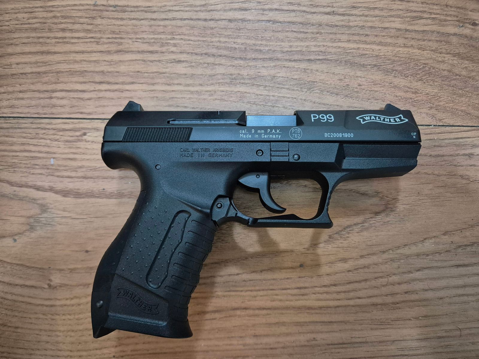 Walther P99 9mm blank gun with holster NEVER USED