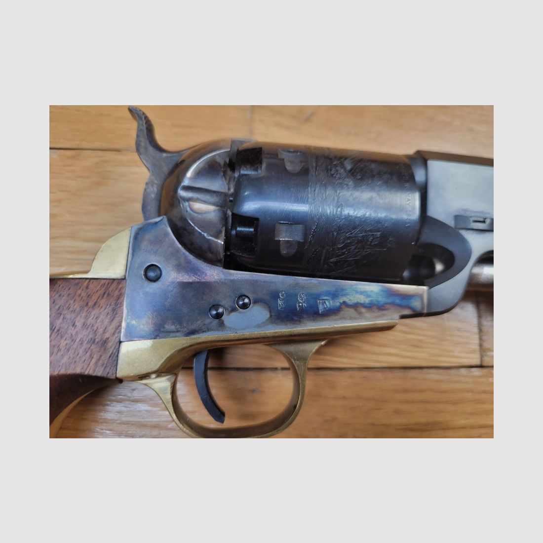 Schöner Colt 1851 Uberti Revolver Schwarzpulver – Navy Modell „Sheriff“ – Kal. 36 – Lauf 5 Zoll – Waffe von 1982 – Neuwertig, Bild 4 von 14