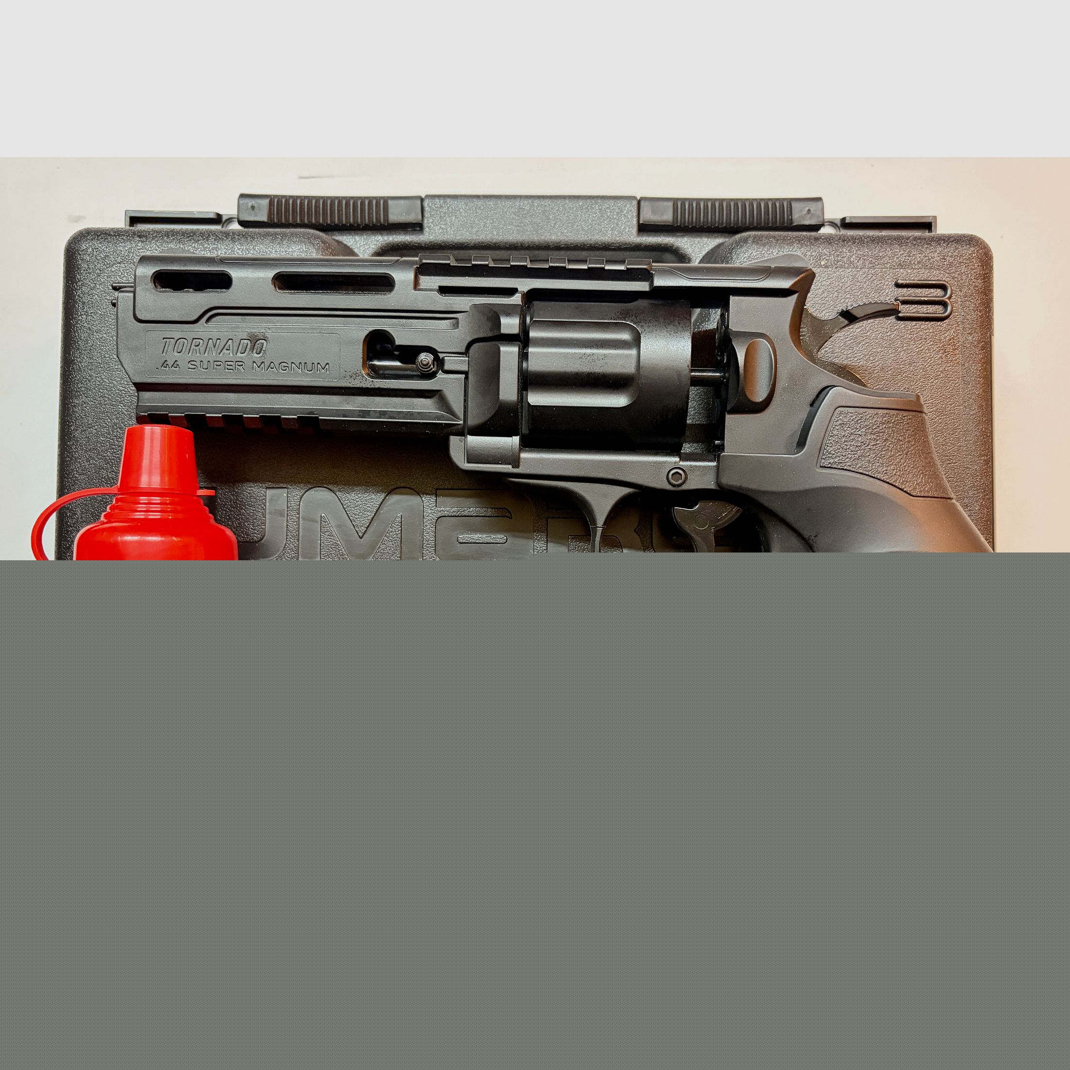 UX Tornado CO2 Revolver Set, cal. 4.5mm BB (including 3 magazines & BBs)