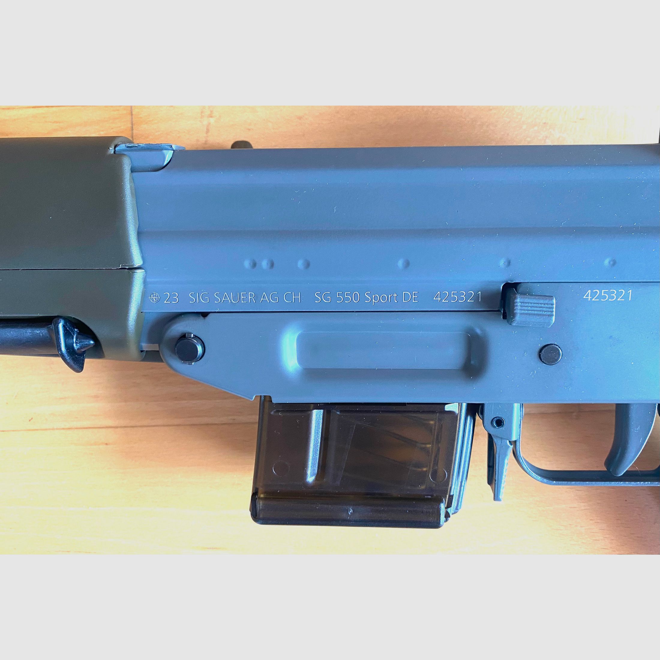 SIG SAUER SG550 SPORT (SG 550, PE90) STANDARD STAHL Kal. .223 Rem. Fabrikneu, G&E Iris, sofort lieferbar