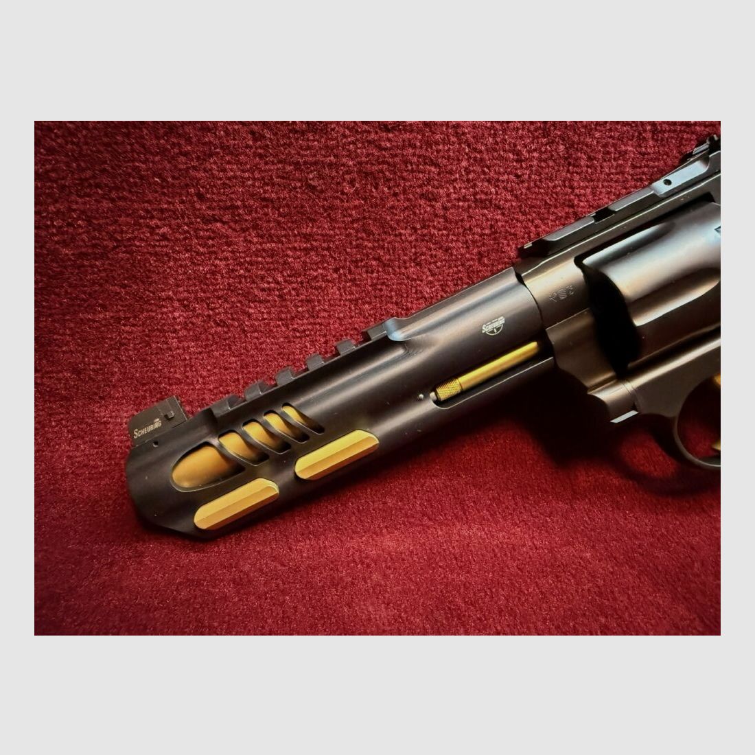 Smith & Wesson 686 Scheuring Black/Gold