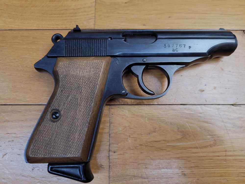 Peu courant pistolet Walther PP – Calibre 7,65 (non indiqué !) – Rare fabrication Walther Zella-Mehlis de février/mars 1945 – Belles plaquettes et beau canon – État TTBE++ – Neuf !, image 1 sur 17