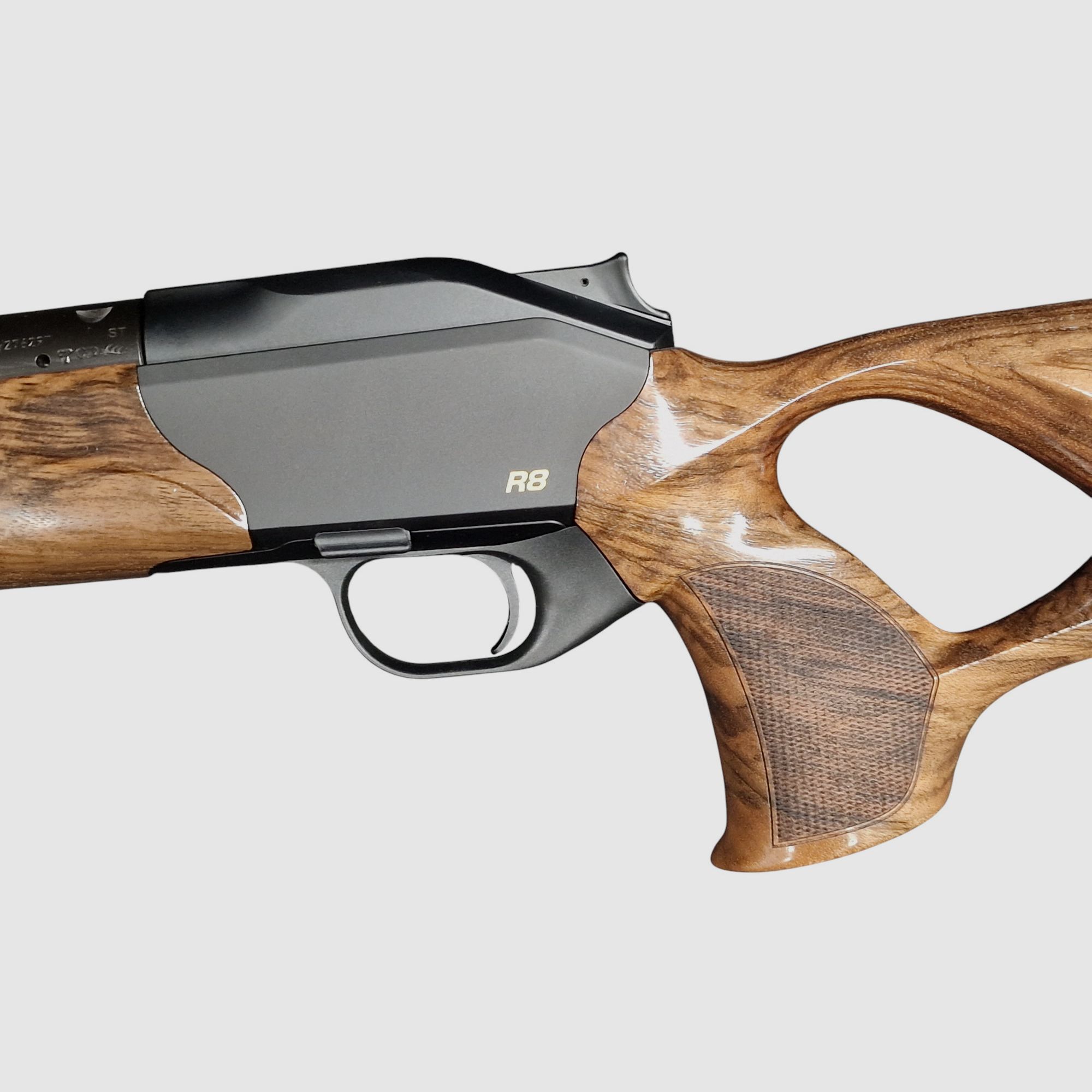 Blaser R8 Success wood HK4 in the calibers 308Win, 30-06 Spring. or 8x57JS LL 52cm with M15x1 immediately available