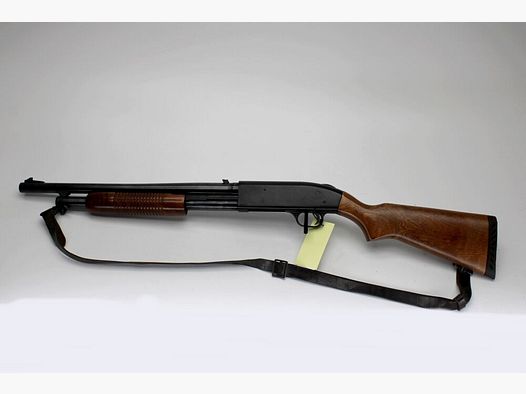 Fucile a ripetizione con calcio anteriore Mossberg 500A Slugster 12/76