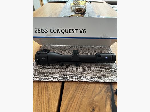 Zeiss Conquest V6 2-12x50 M met rail – als nieuw & uitstekend onderhouden
