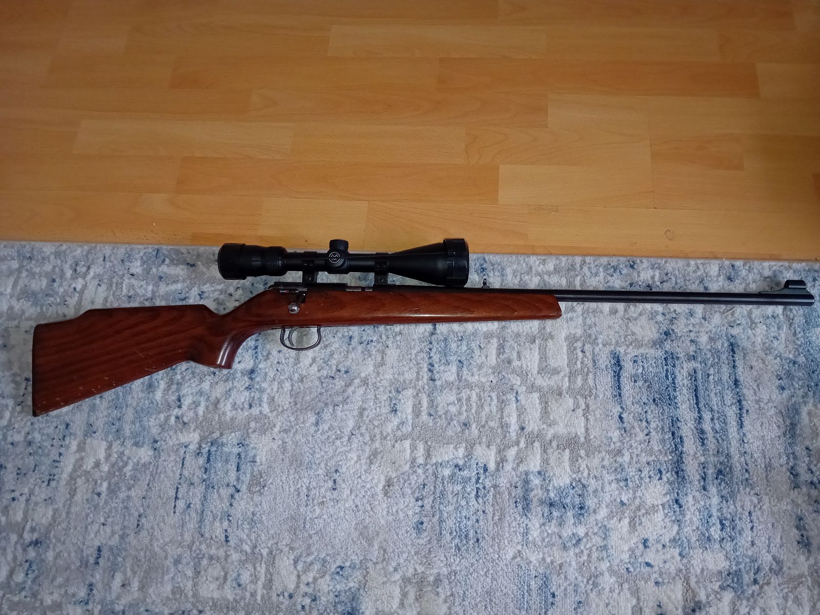 Karabin Anschütz model 1393 kal. 22 z lunetą Vortex Diamondback 3,5-10x50