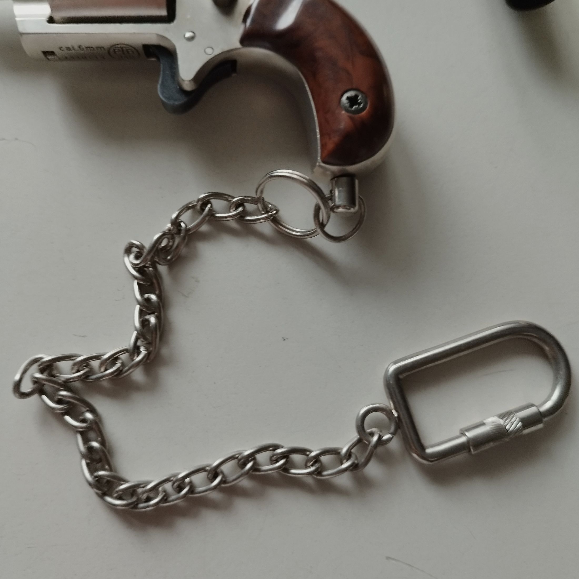 Piękny RÖHM Little Joe - rewolwer SRS 6mm FLOB.PL. z klamrą do paska i kaburą oraz akcesoriami w oryginalnym opakowaniu - przedmiot kolekcjonerski PTB