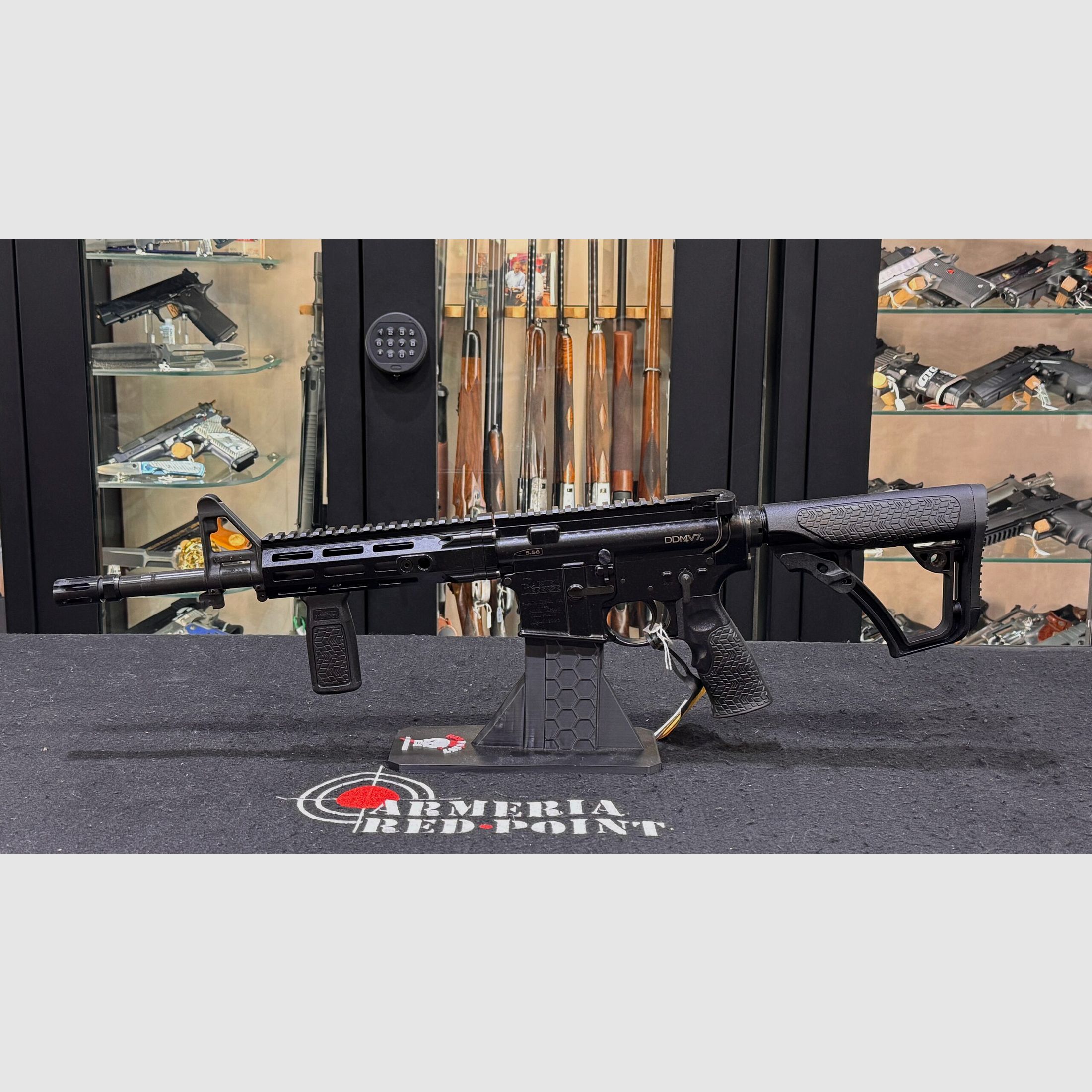 Daniel Defense DDM4 V7 S, image 1 of 9