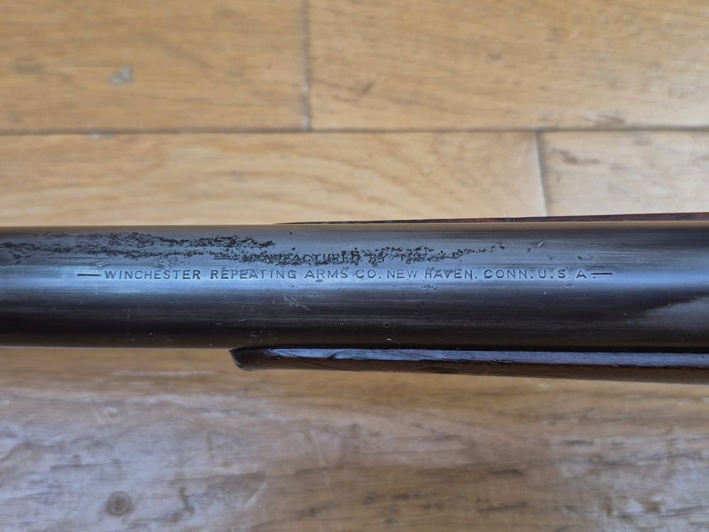 Außergewöhnliche Winchester Repetierbüchse Modell 1885 – Kal. 45-90 – 1. Patent von Browning! – Spezial für Bisons und TLD! – Waffe von 1899 – Sehr seltenes Modell High Wall Rundempfänger – Sehr schönes amerikanisches Nussbaumholz – Original brüniertes Gehäuse TBE – Perfekte Mechanik – Schwerer Spiegel-Lauf – Gute Markierungen – Forgierte Buck Horn Visierung und Marble Diopter – TBE+, Bild 29 von 41