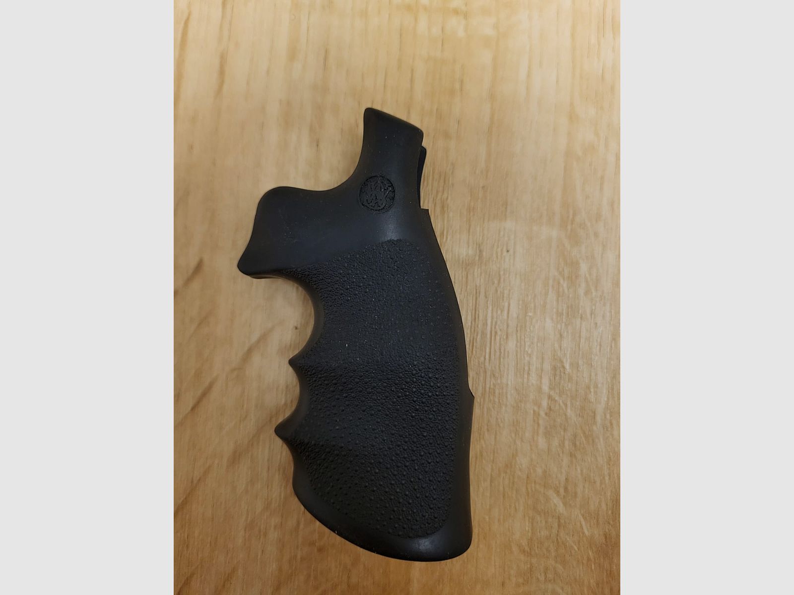 Smith & Wesson rubber grip – suitable for 686 L/K frame (Round Butt)
