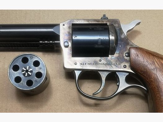Harrington & Richardson 676 .22lr Revolver mit Wechseltrommel .22WMR