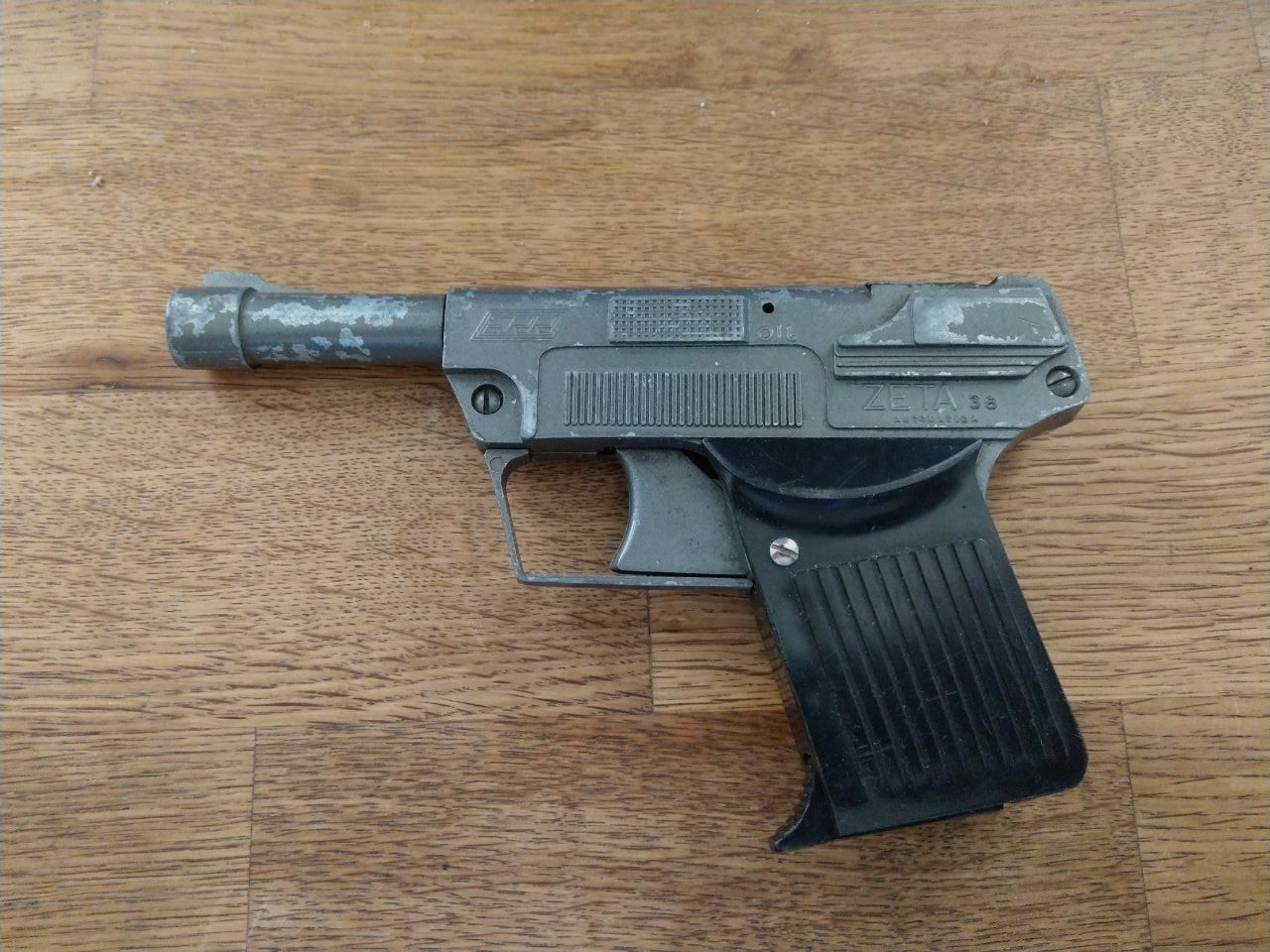 Pistolet ZETA 38 dla kolekcjonerów