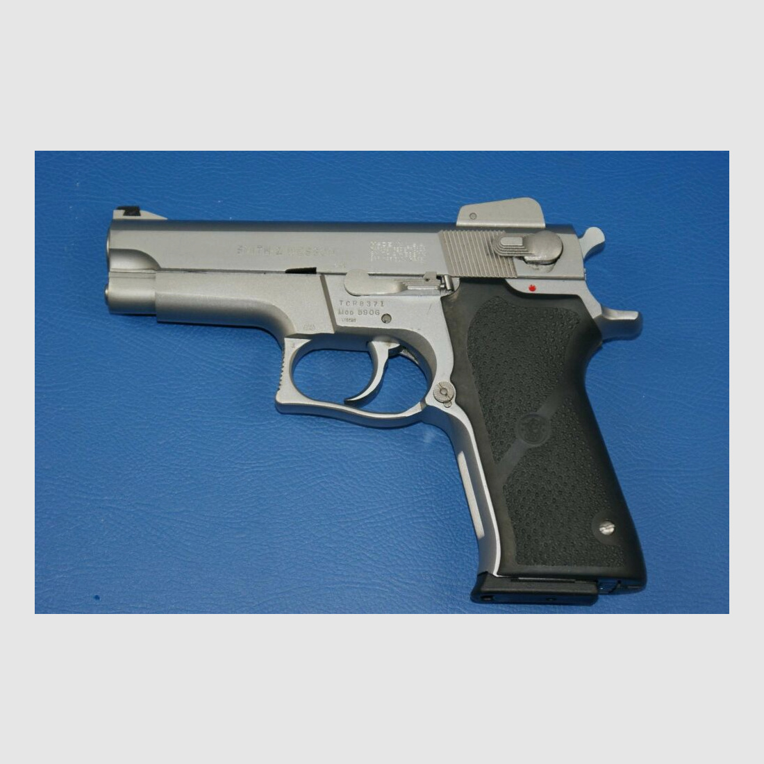 Smith & Wesson 5906	 9mmLuger