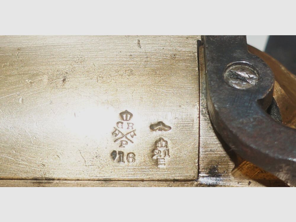 Cogswell & Harrison flare gun, Cogswell & Harrison, brass barrel and housing, small defect (spring break)