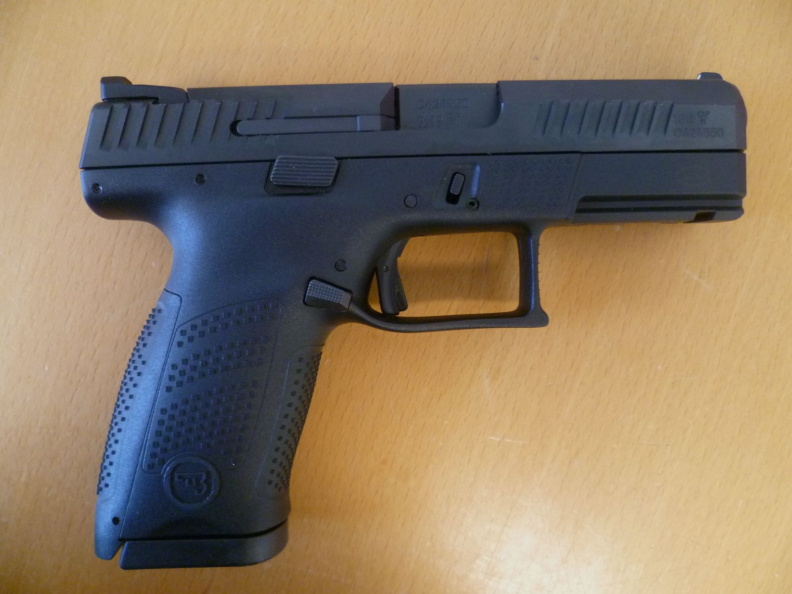 Pistola CZ P-10 C 9mm Luger