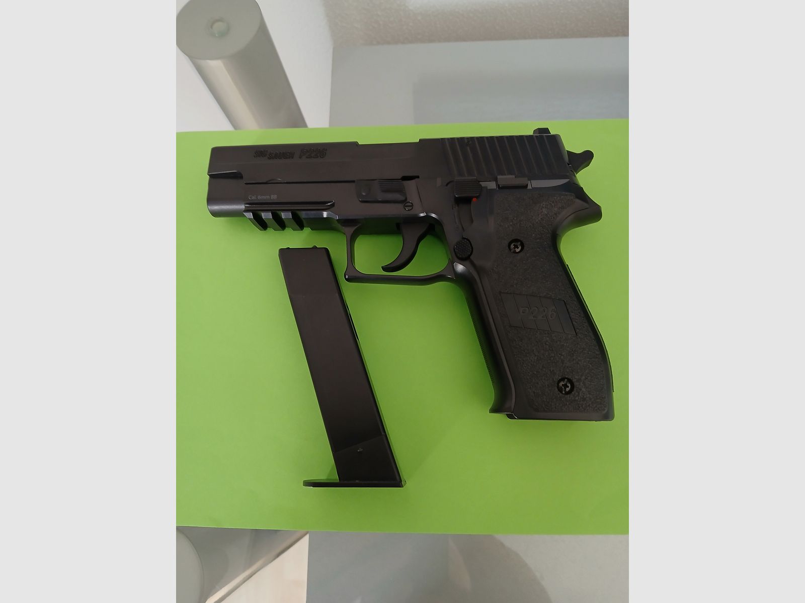 Neuwertige Softairpistole! Airsoftpistole von SIG SAUER mit Garantie! Luftpistole 