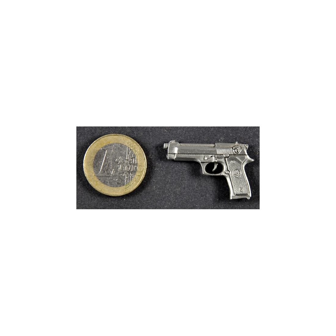Beretta 92 Pistole als Metall-Anstecker