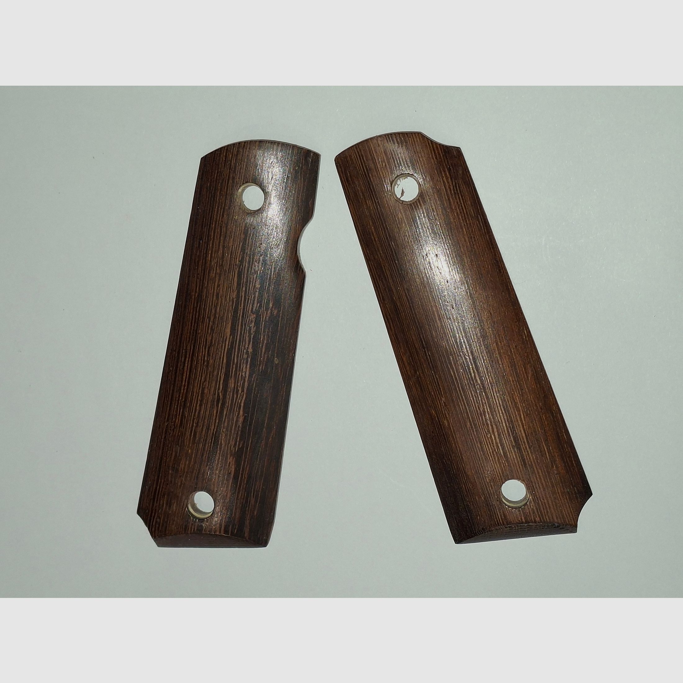 Grip panels of the Cold 1911 P.A.K