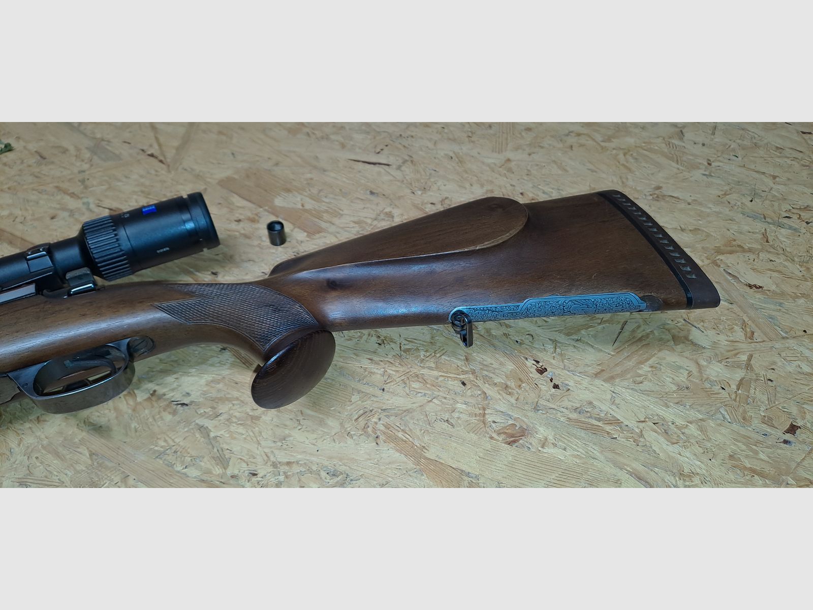 Repetierbüchse System Mauser 98 w kal. 30-06 z Zeiss Conquest V4 3-12x56 i tłumikiem Atec H2