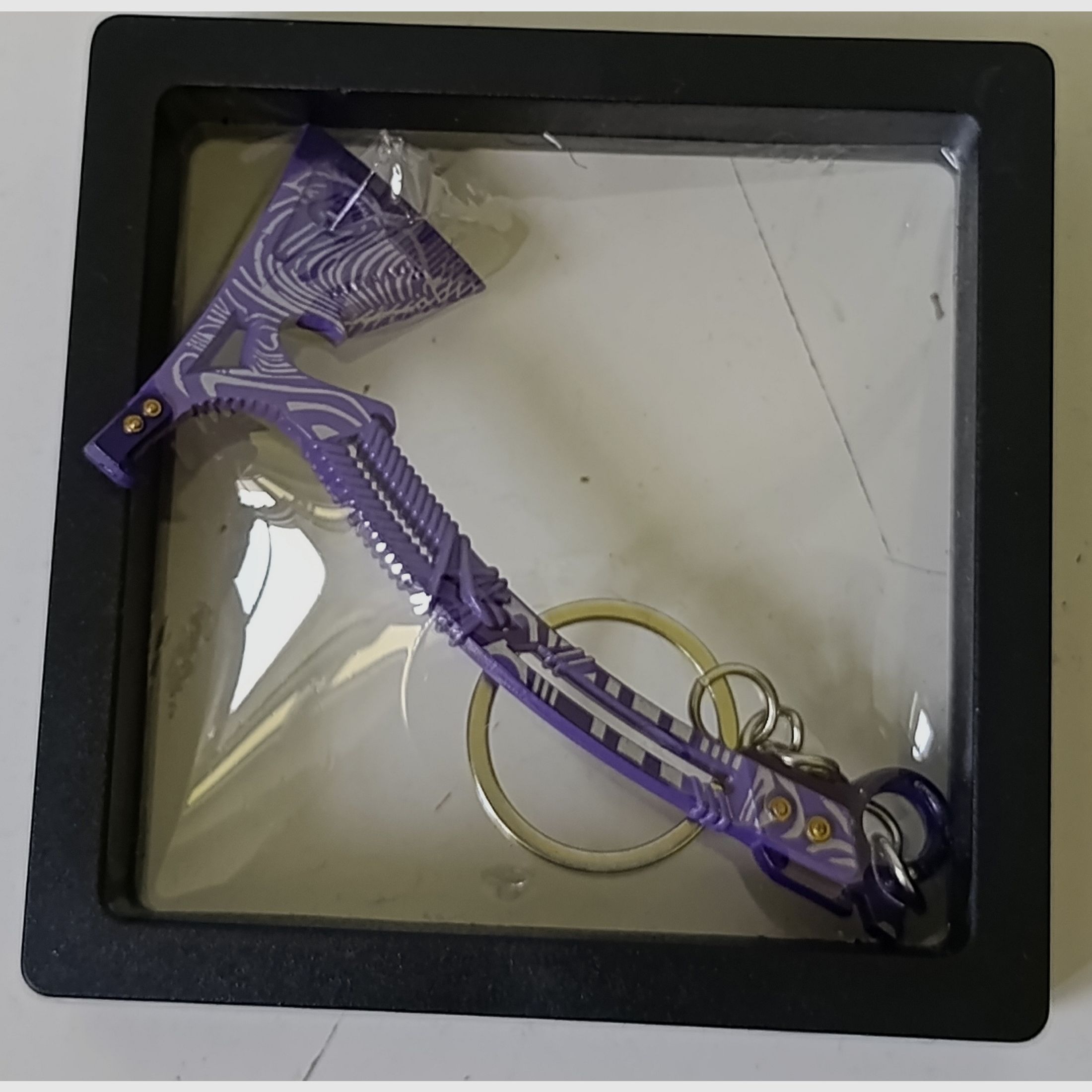 Porte-clés, hache miniature, Ice Sea Warriors Battle Axe, Arena Breakout, image 1 sur 3
