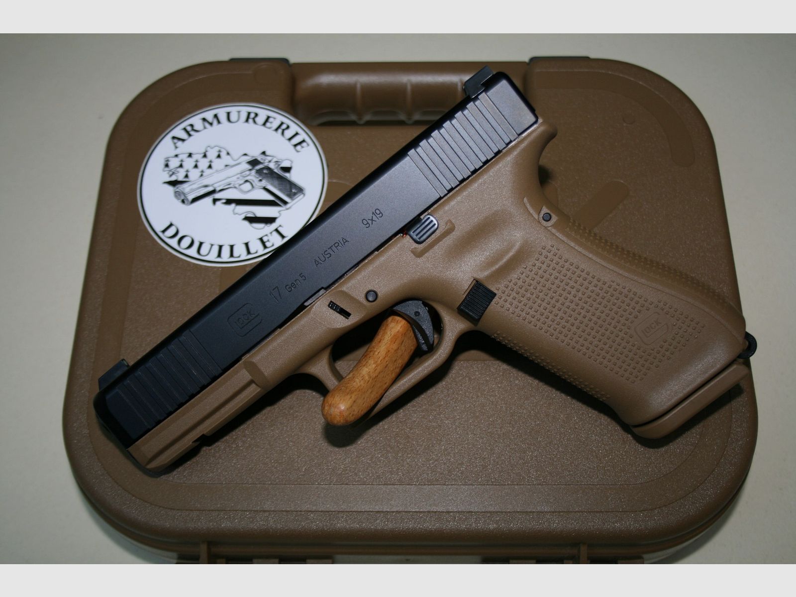 Glock 17 Gen 5 FS Coyote Esercito Francese Cal. 9mm, immagine 1 di 7