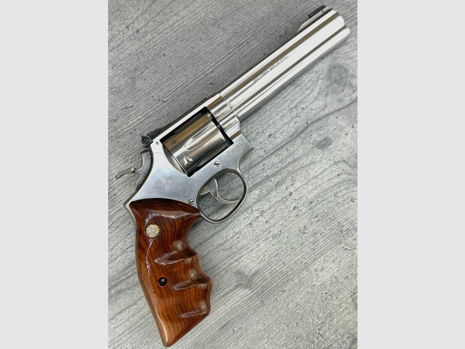 Smith & Wesson Mod. 617-1 Campione di tiro .22 l.r. impugnature in legno