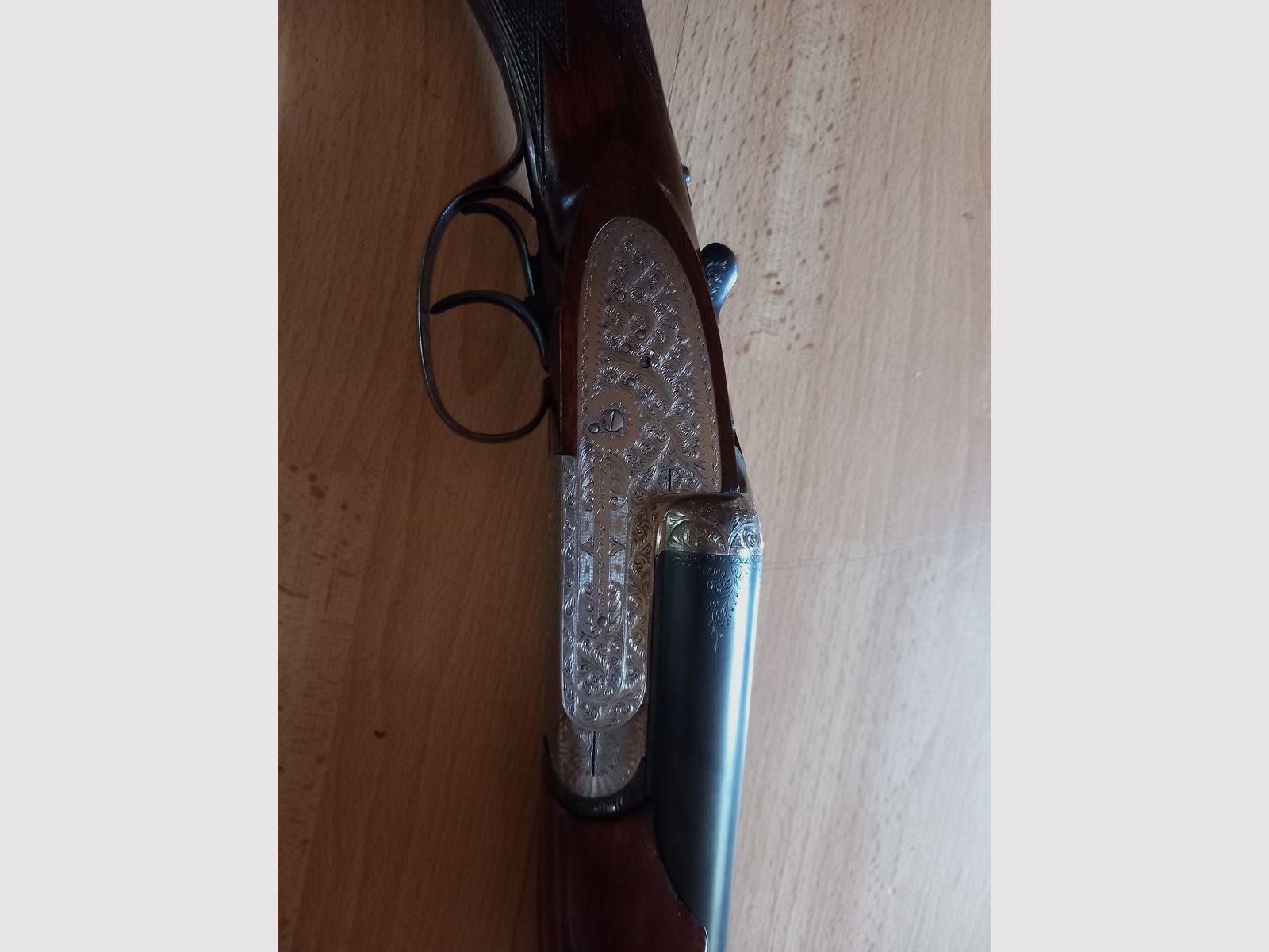 Doppelflinte Sarasqueta 12/70, englischer Schaft, Fischbauchschaft